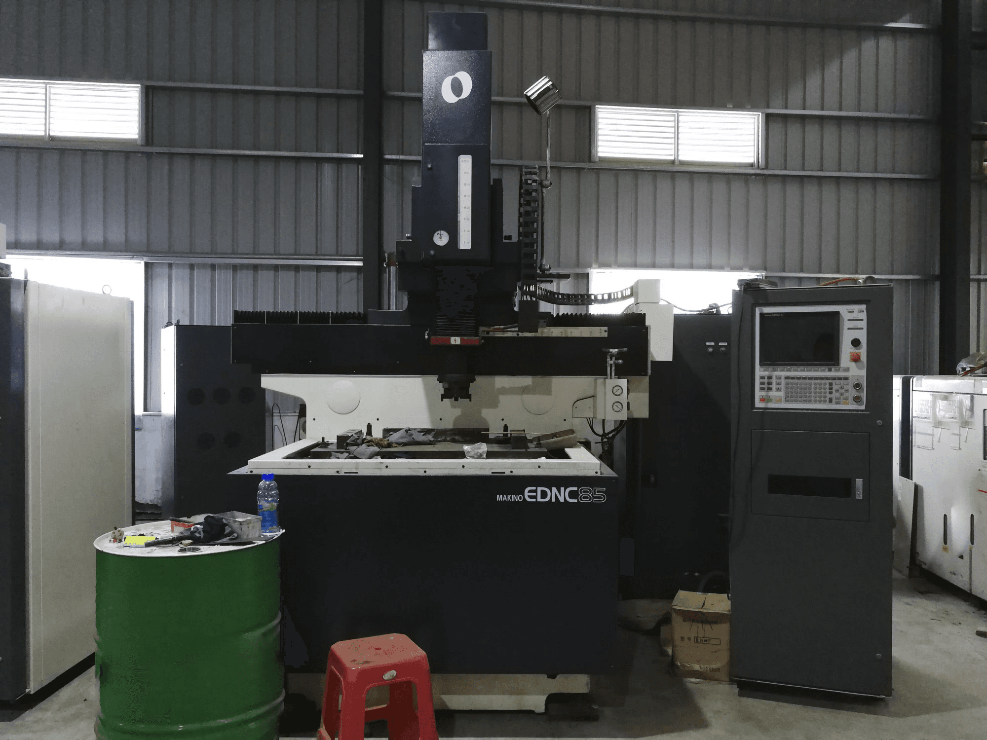 Makine Makino - Önden görünüm EDNC85