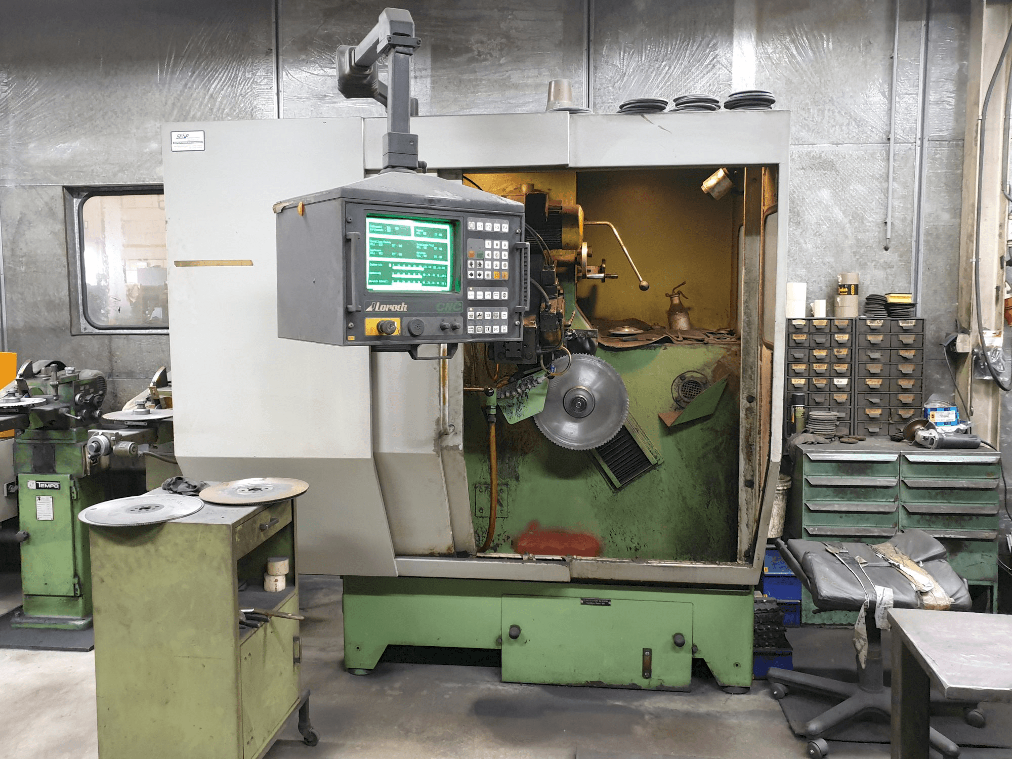 Makine Loroch - Önden görünüm K/CNC 910