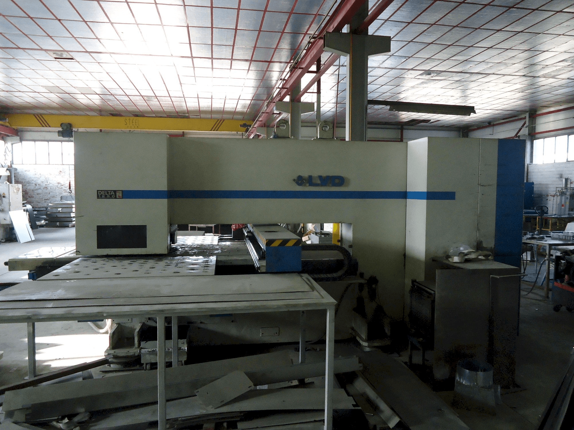 Makine LVD delta 1250 - Önden görünüm