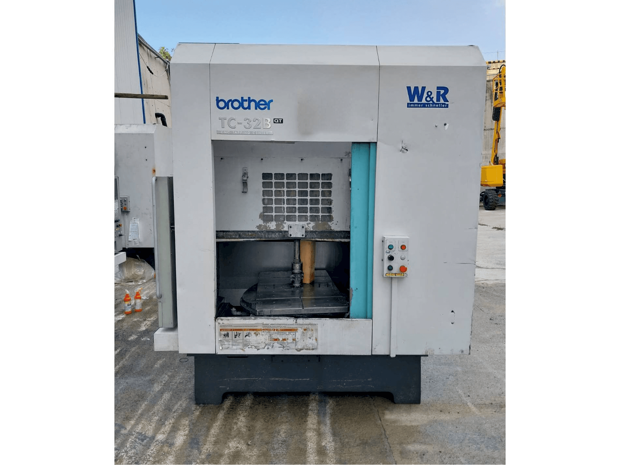 Makine Brother TC 32 B-QT - Önden görünüm