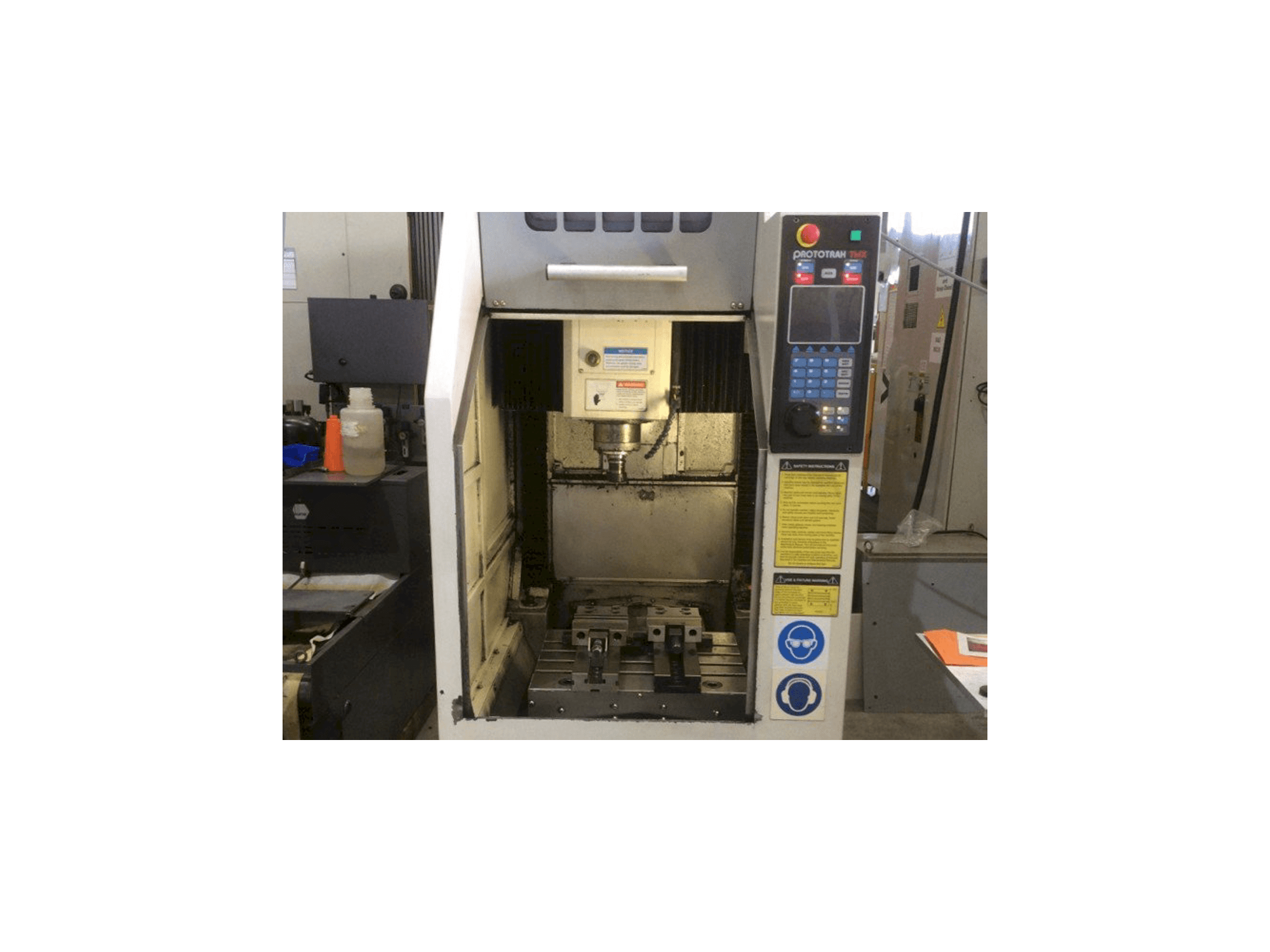 Makine XYZ 2-OP - Önden görünüm