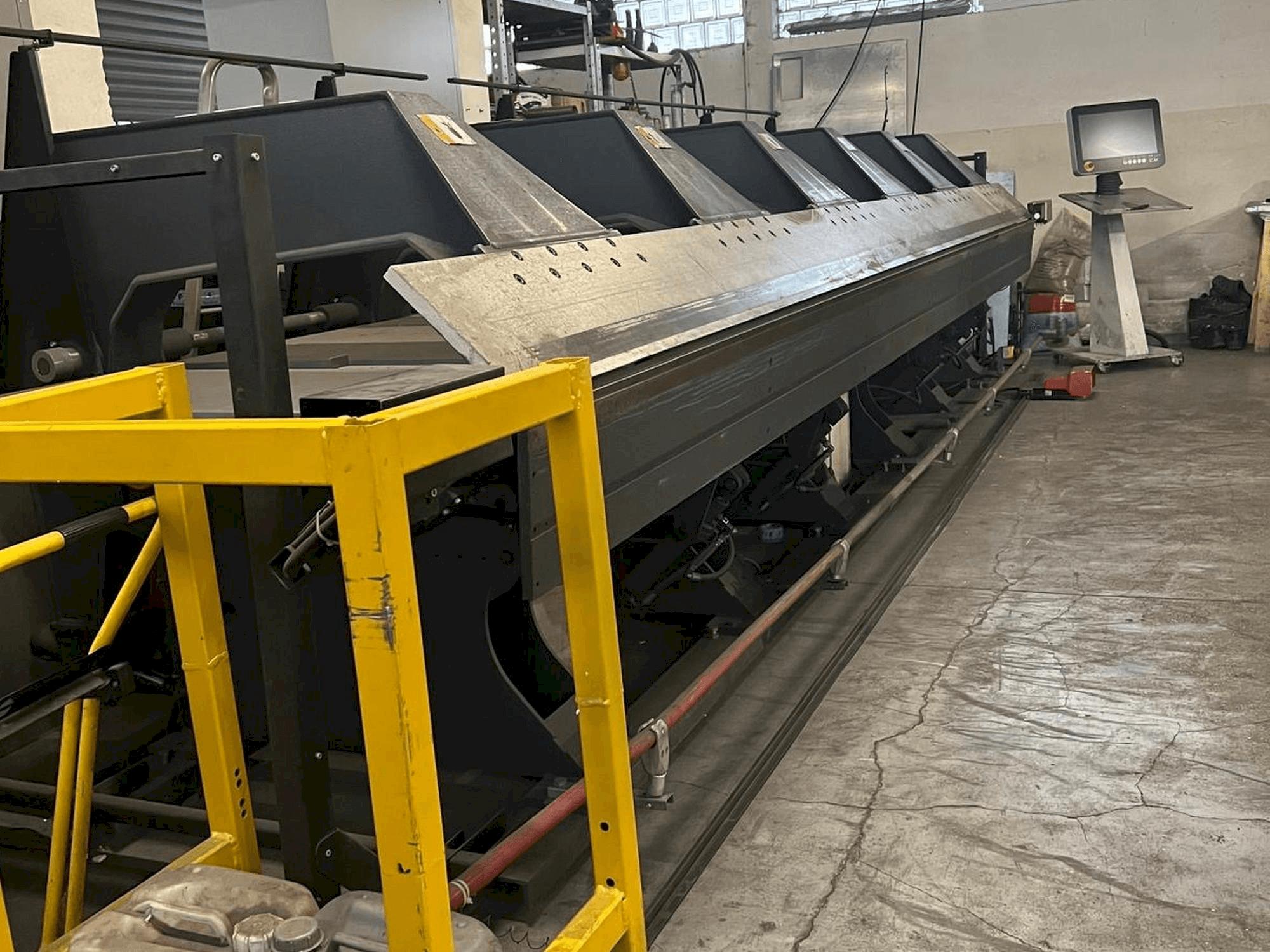 Makine Jorns Norma-Line 150-6.4 - Önden görünüm