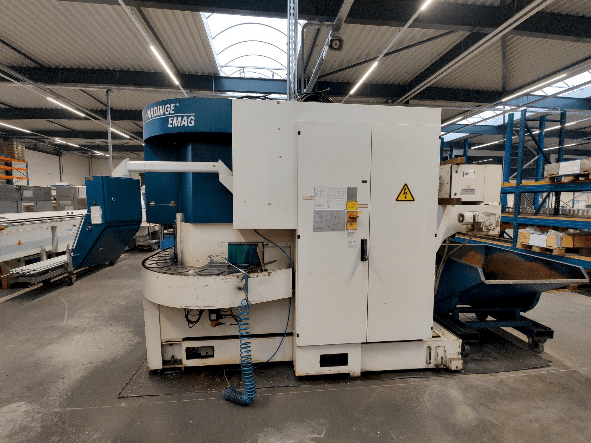 Makine Hardinge Emag VL 5 - Önden görünüm