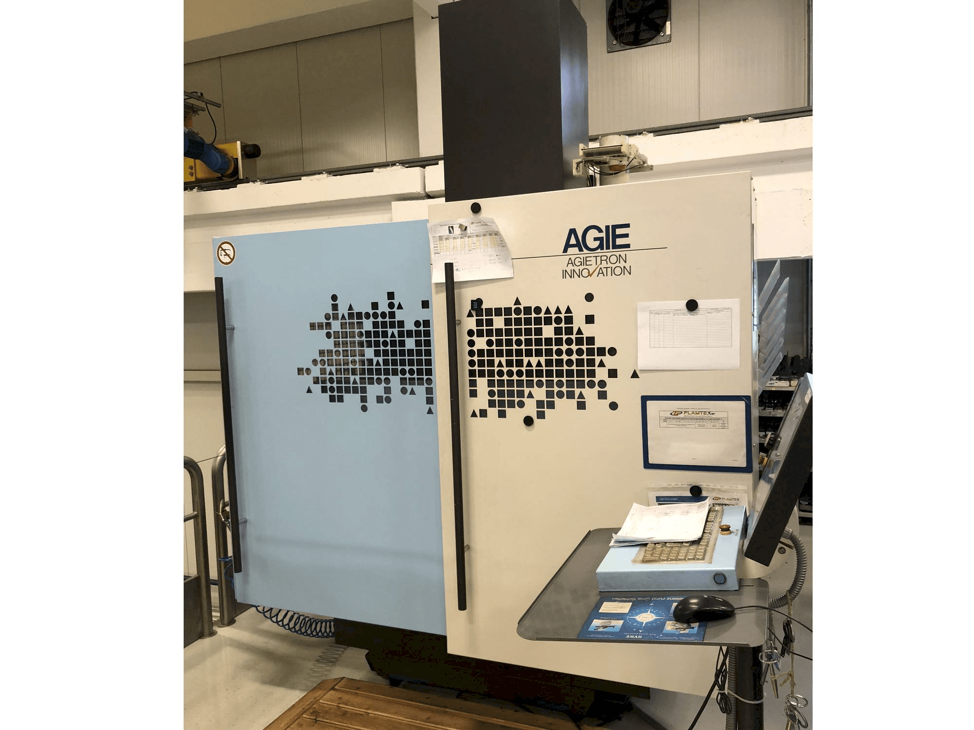 Makine AGIE Innovation 3 - Önden görünüm