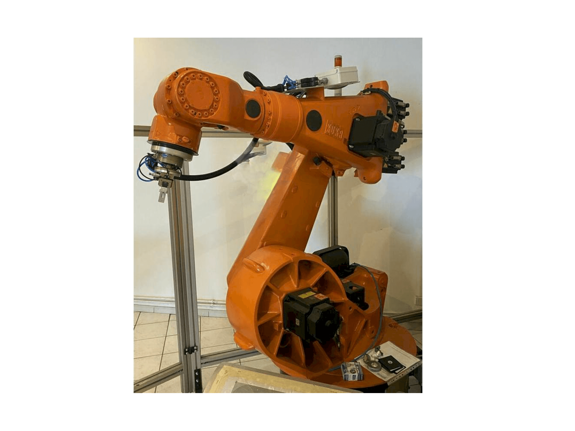Makine KUKA KR150L150SP/2 - Önden görünüm