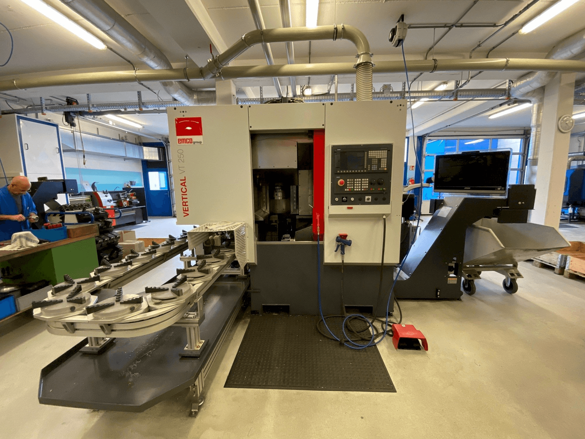 Makine EMCO VT250 - Önden görünüm