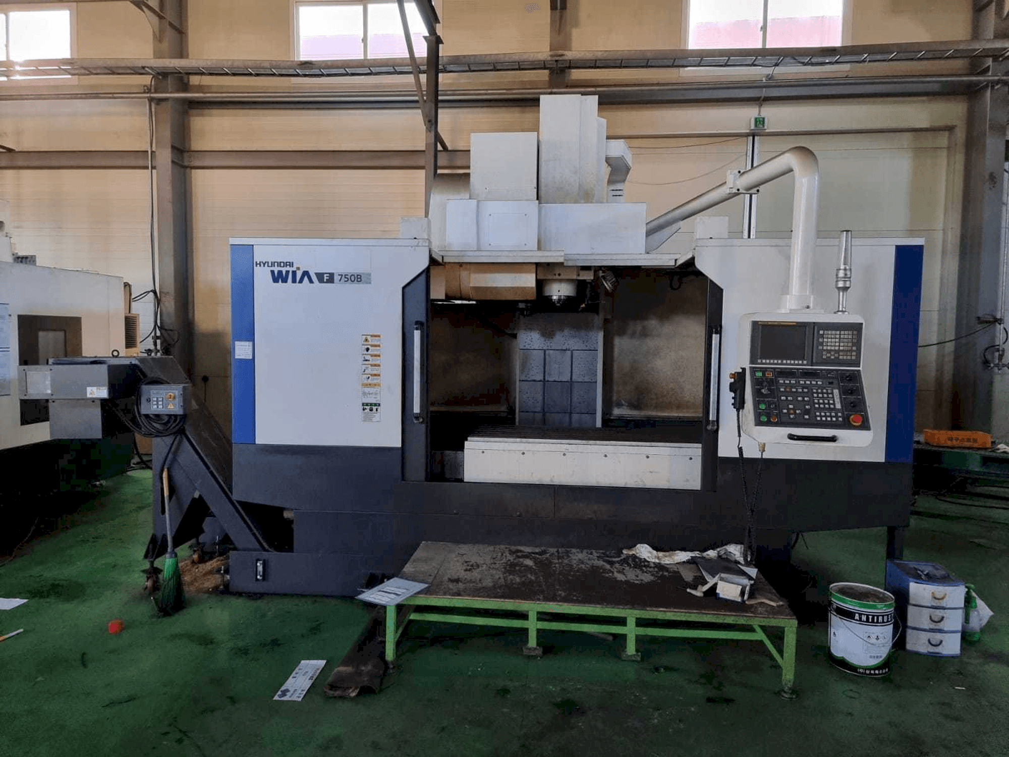 Makine Hyundai Wia F750B - Önden görünüm