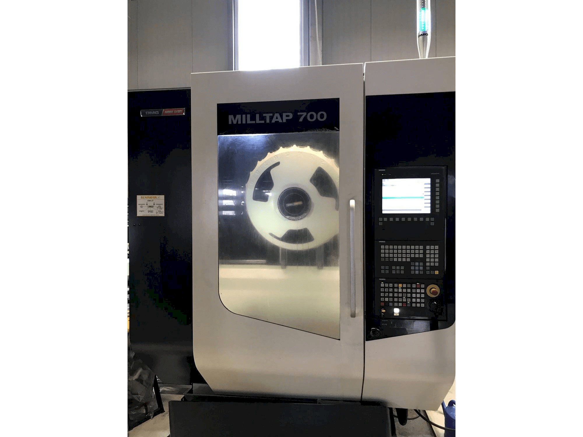 Makine DMG MORI Milltap 700 - Önden görünüm