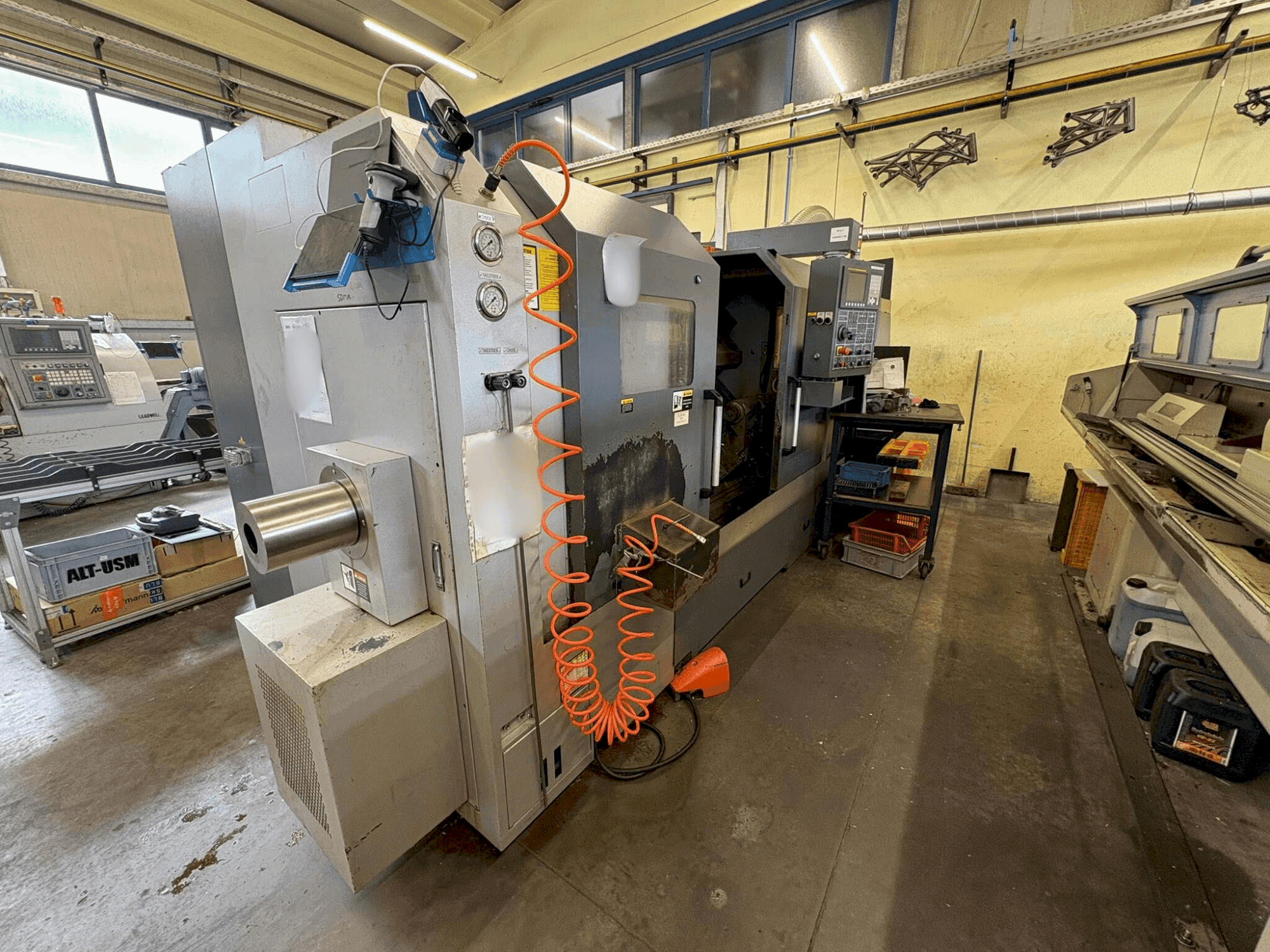 Makine Leadwell T7-M - Önden görünüm