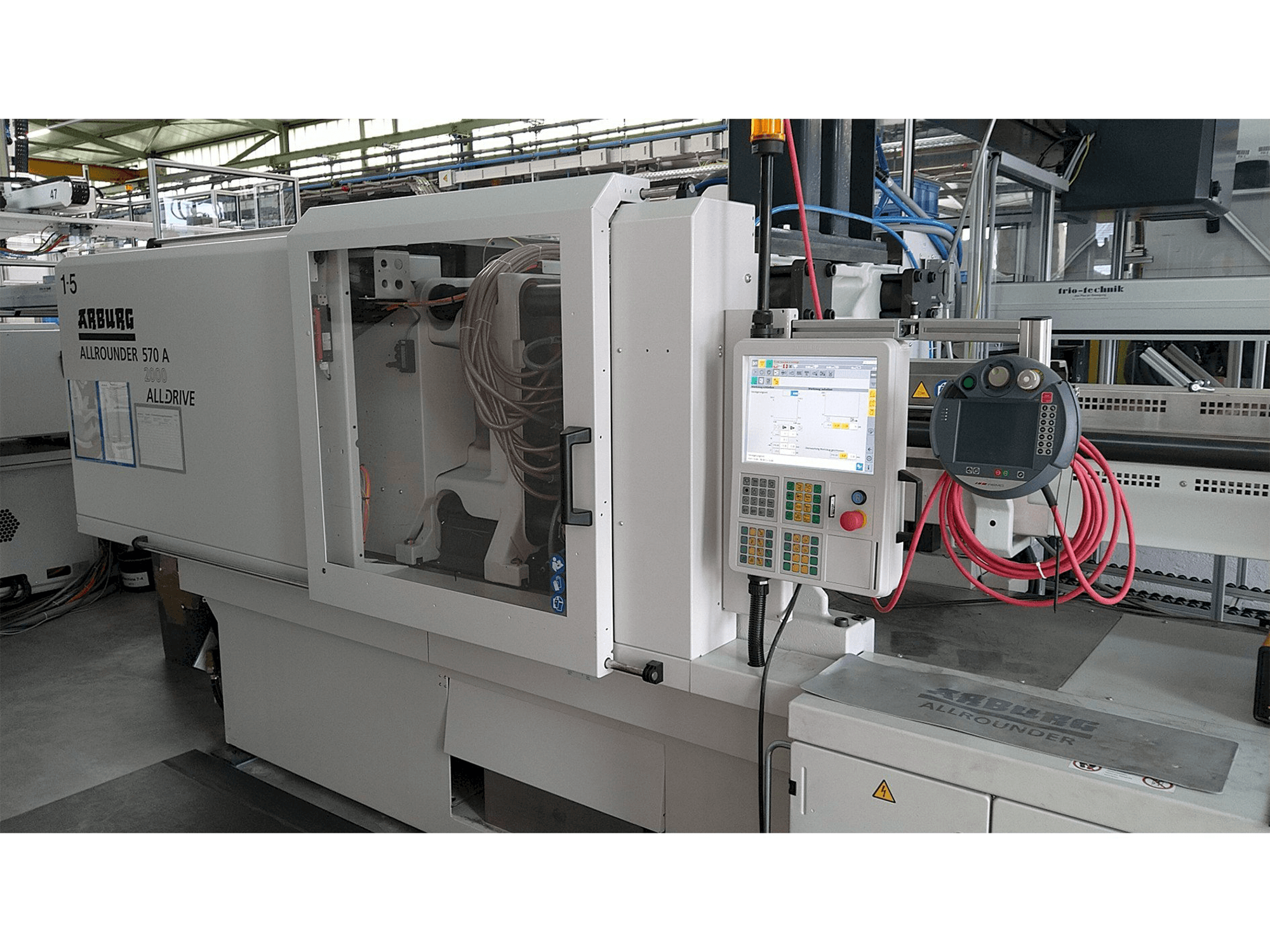 Makine Arburg Allrounder 570 A 2000-800 ALLDRIVE - Önden görünüm