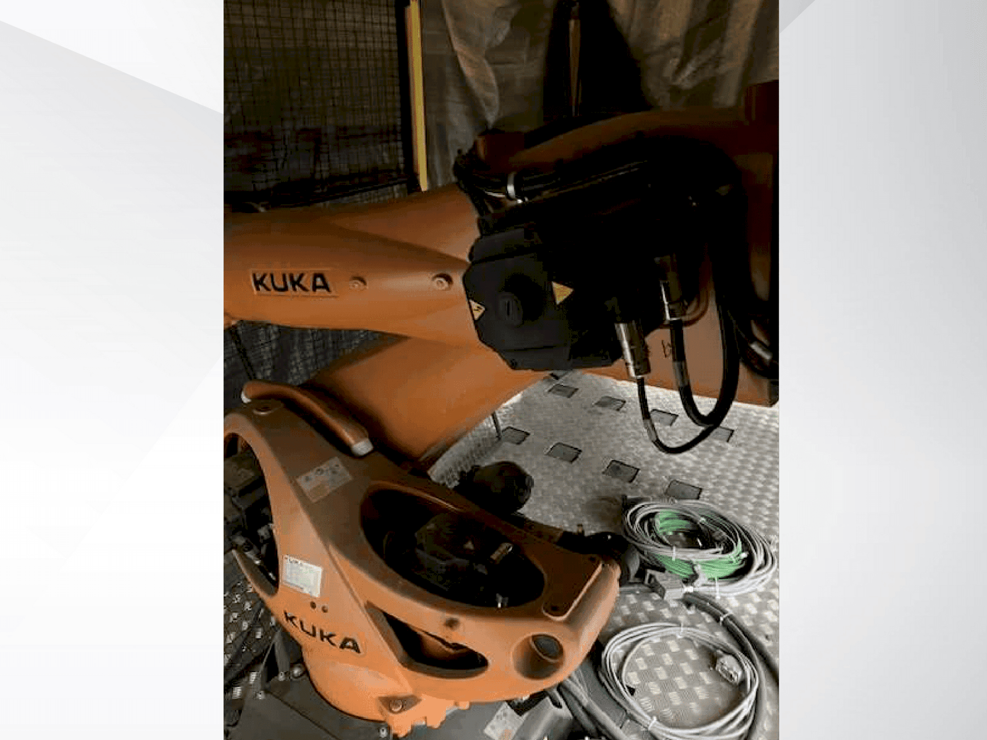 Makine KUKA KR 210 R2700 extra (2018) - Önden görünüm