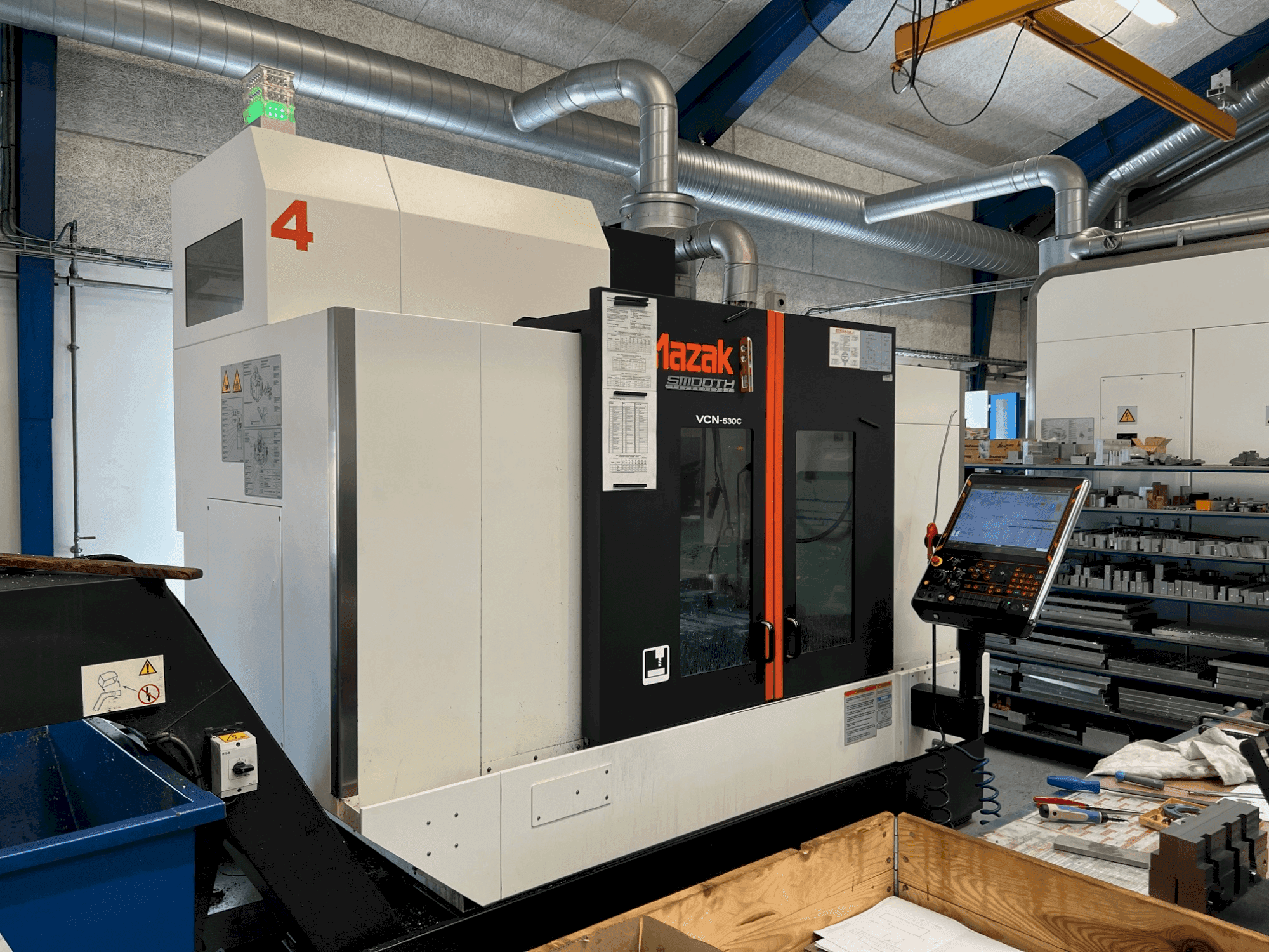 Makine Mazak VCN-530C - Önden görünüm