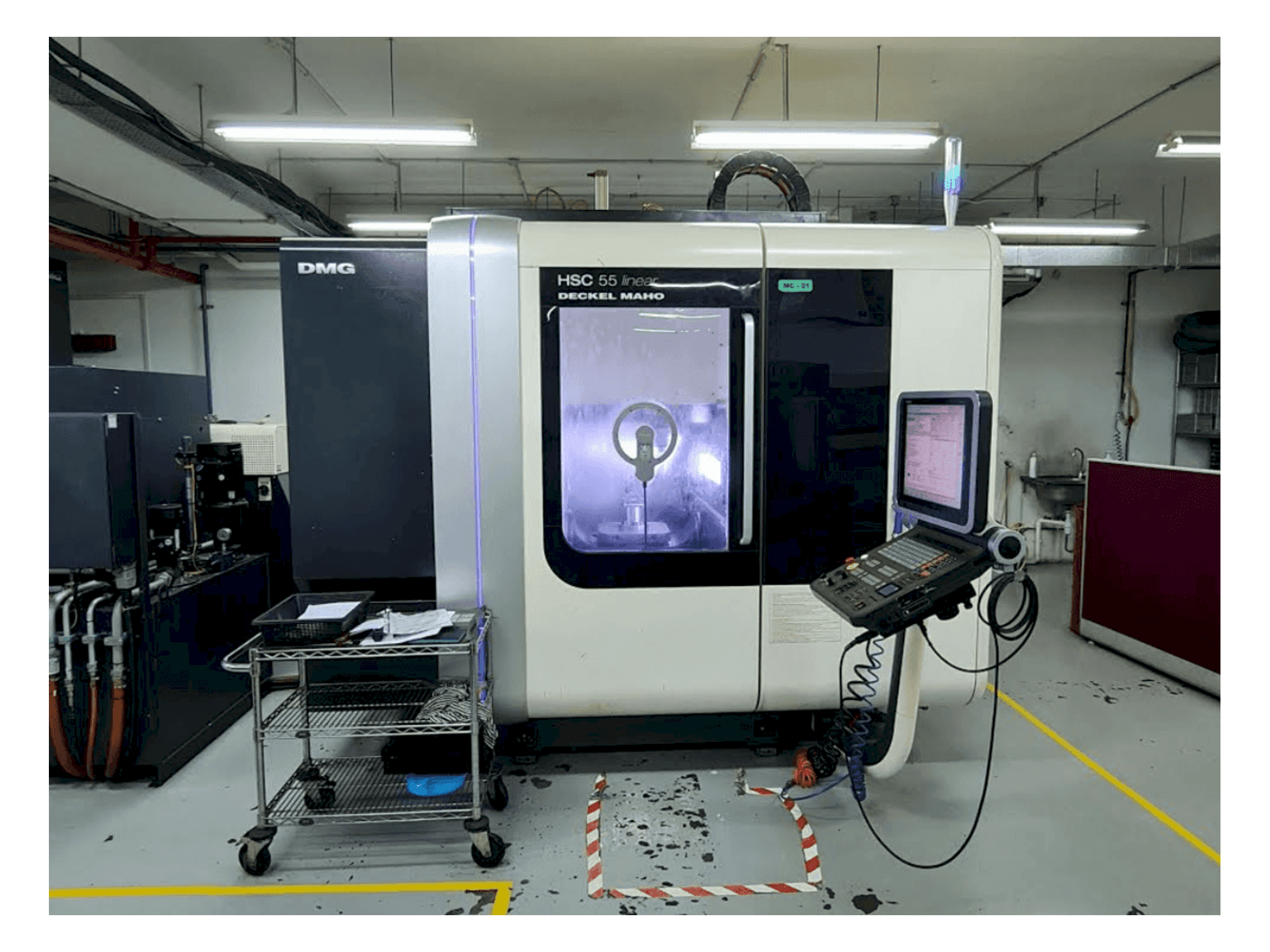 Makine DECKEL MAHO HSC 55 linear - Önden görünüm
