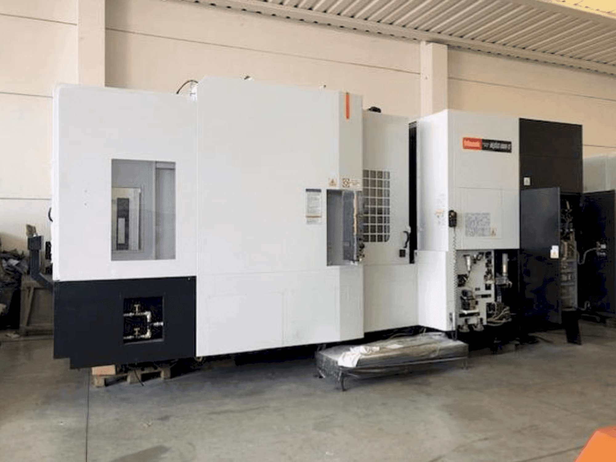 Makine Mazak HCN-8800 - Önden görünüm
