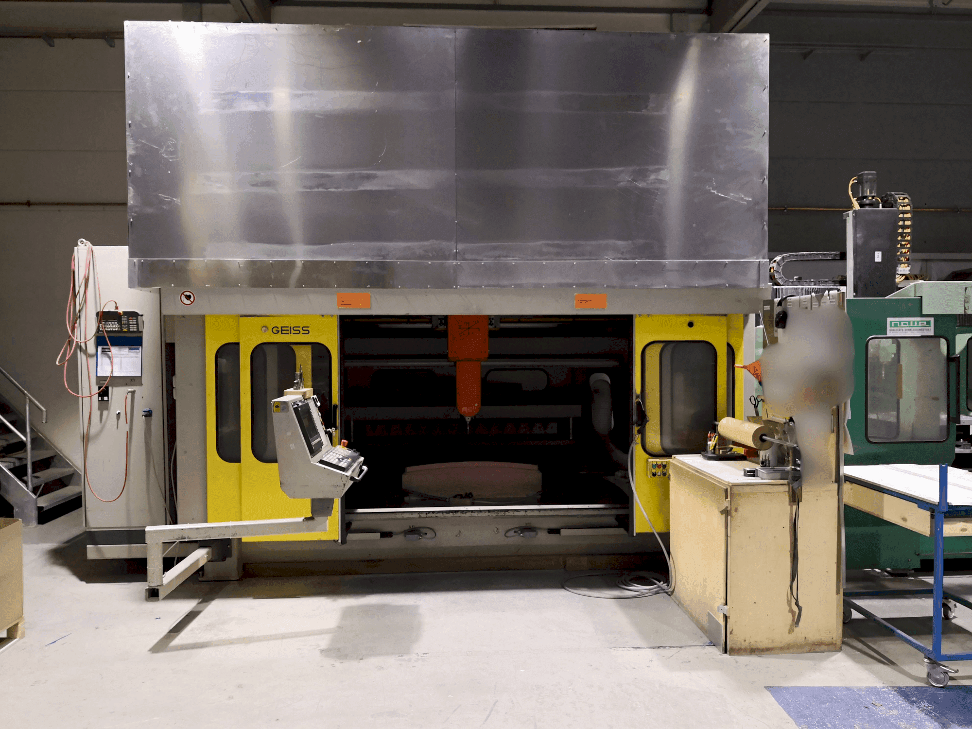 Makine GEISS FZ 2000 x 1000 - Önden görünüm