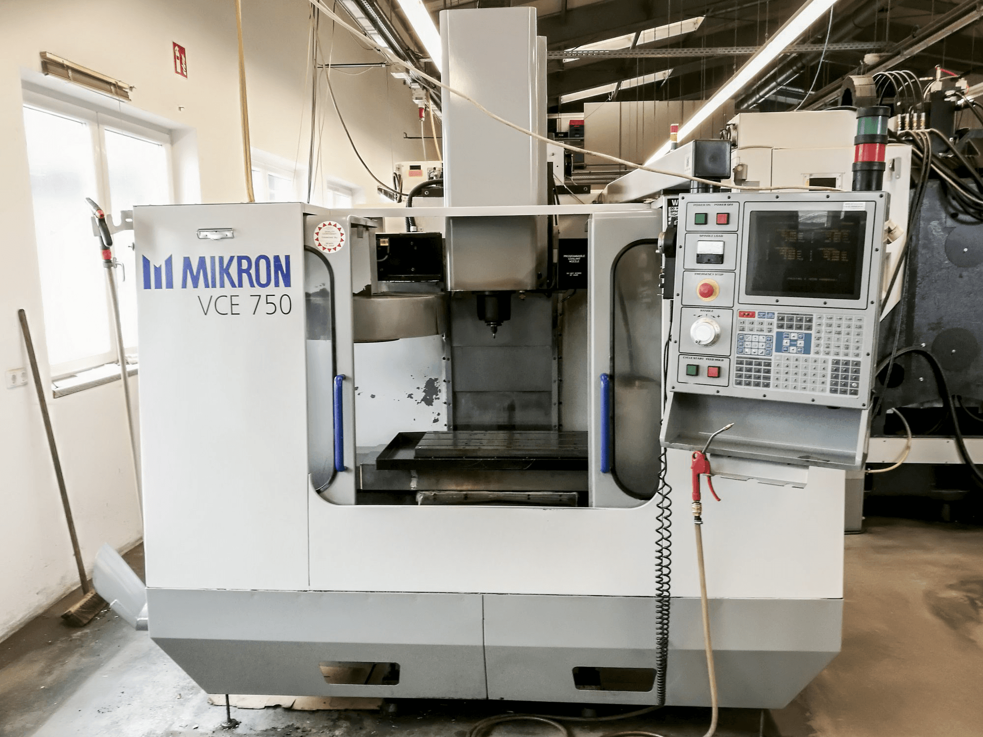 Makine HAAS - Önden görünüm VCE 750