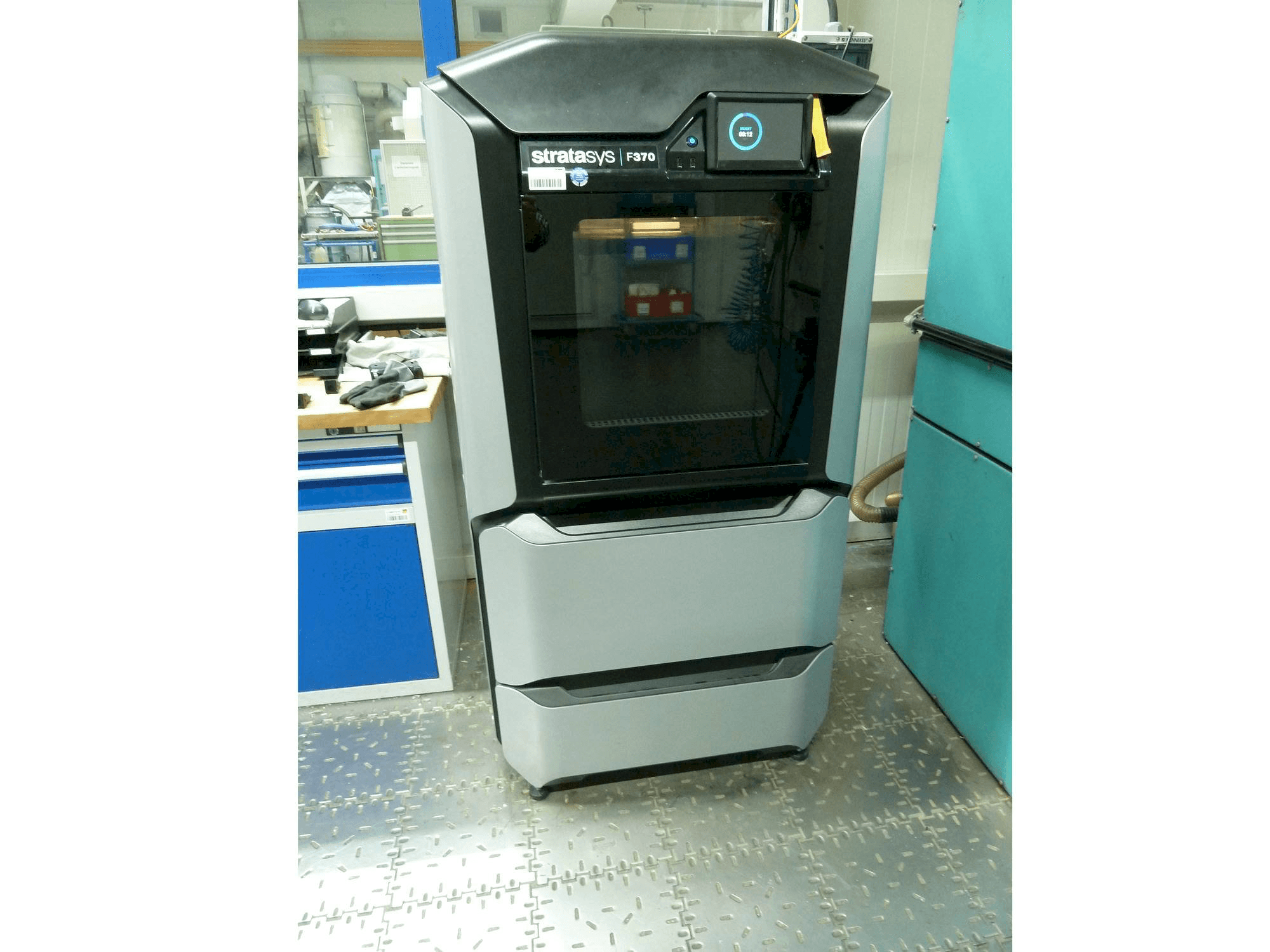 Makine Stratasys F370 - Önden görünüm