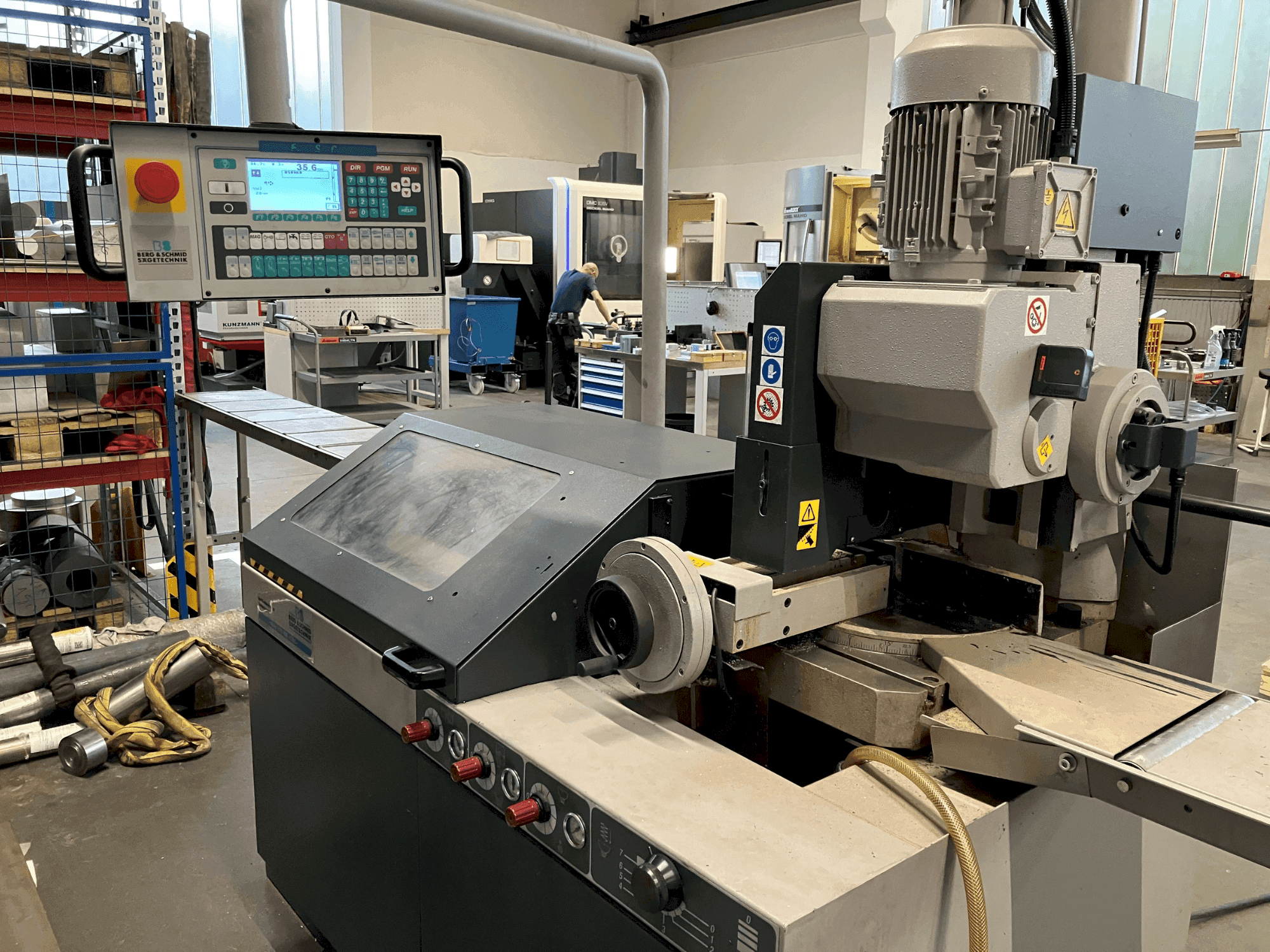 Makine BERG & SCHMID VKS 370 VA - Sağdan görünüm