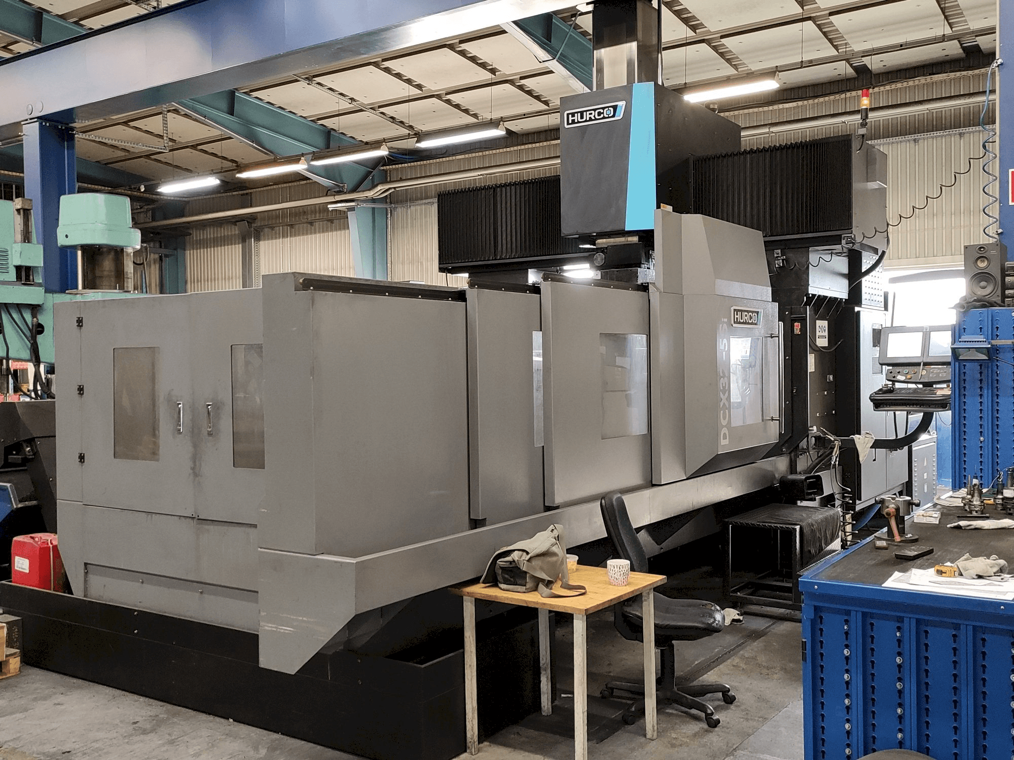 Makine Hurco DCX32-5Si - Önden görünüm