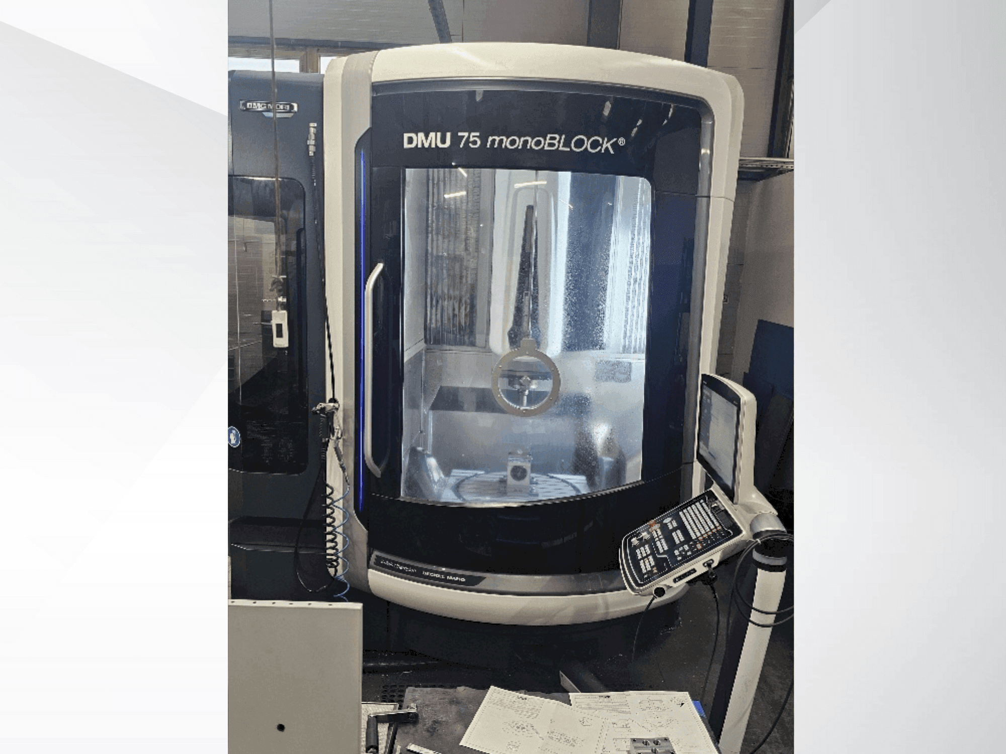 Makine DMG MORI DMU 75 monoBlock - Önden görünüm