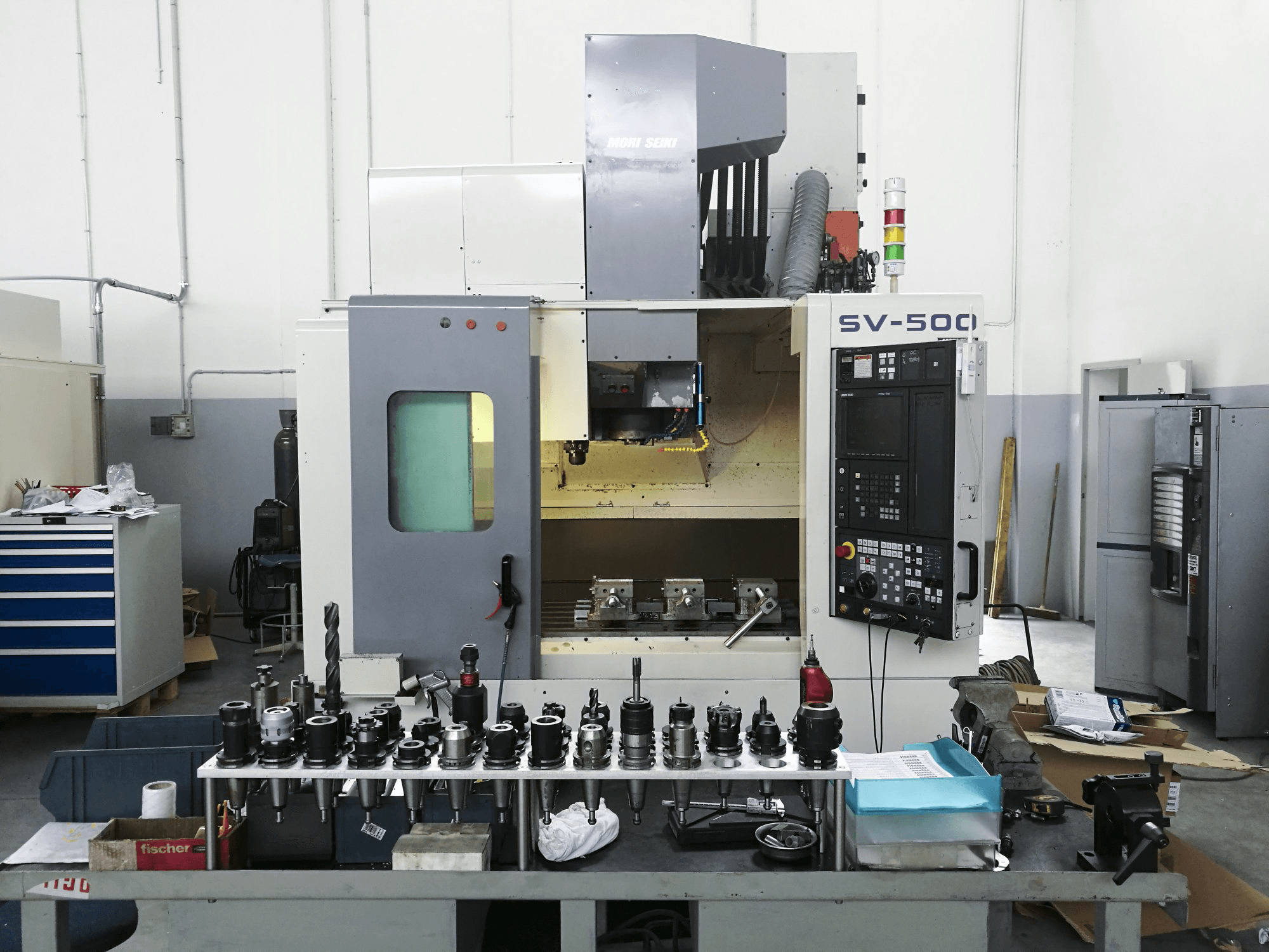 Makine MORI SEIKI - Önden görünüm SV-500
