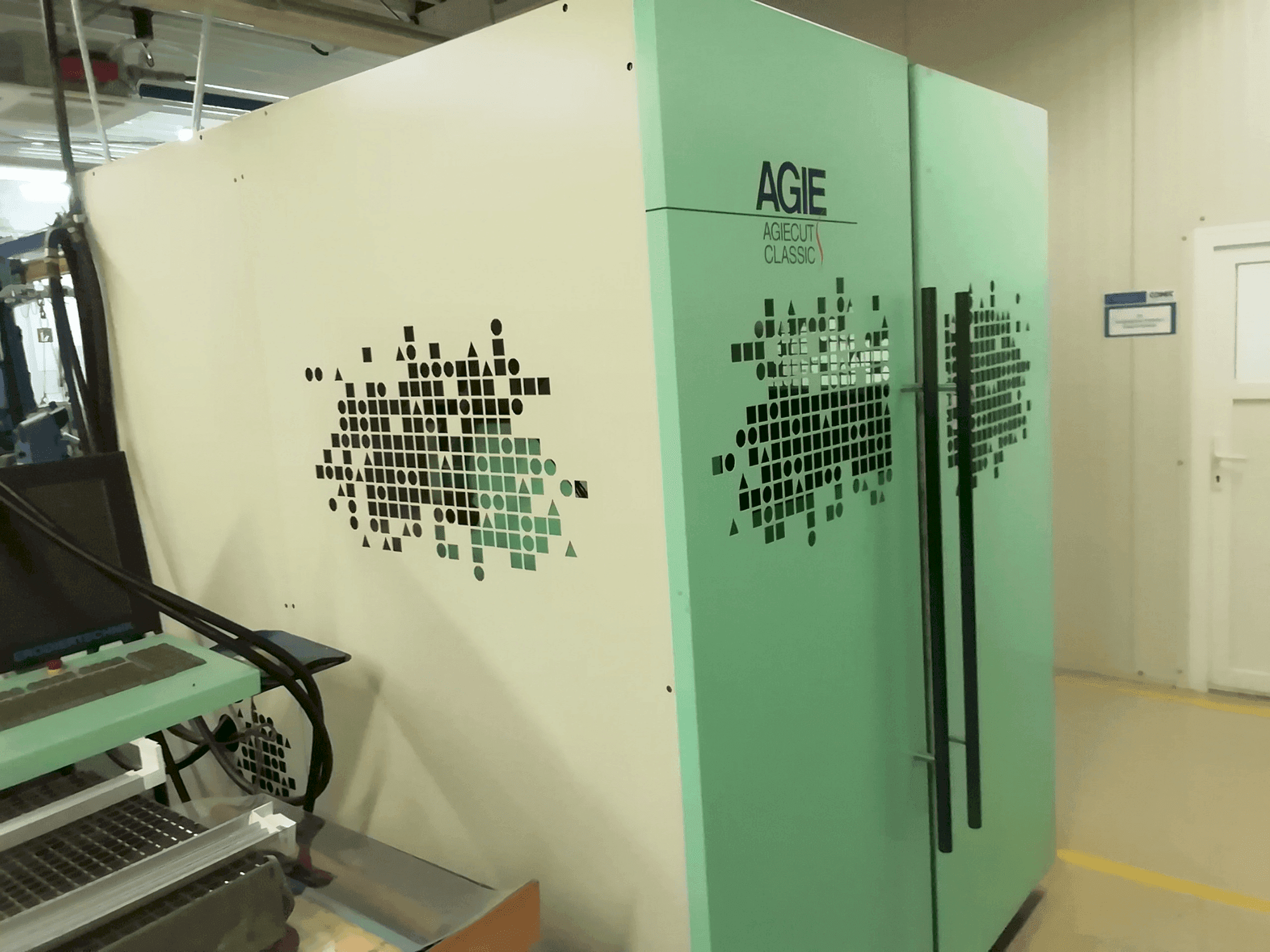 Makine AGIE Agiecut - Önden görünüm