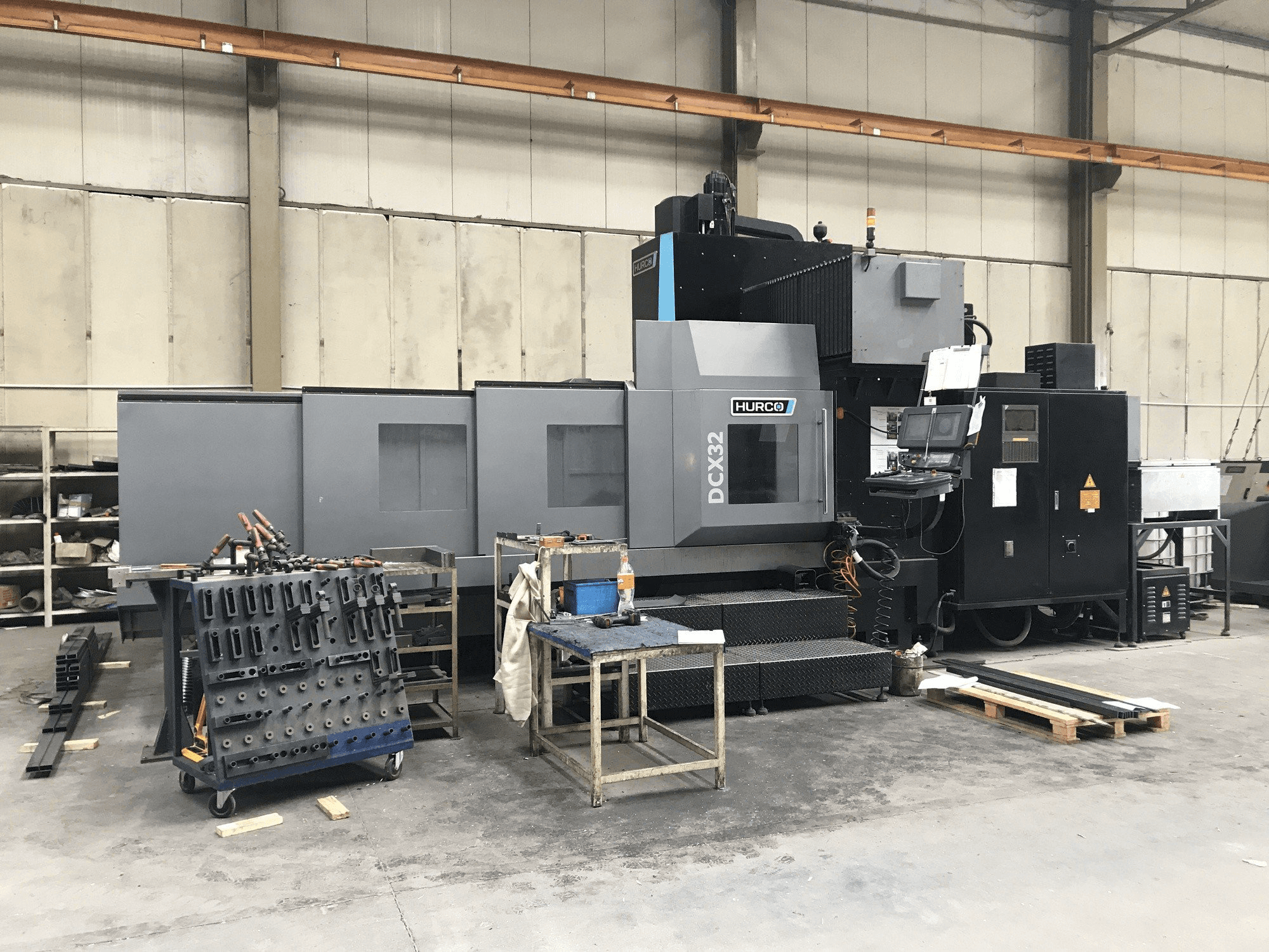 Makine Hurco DCX32/50T - Önden görünüm