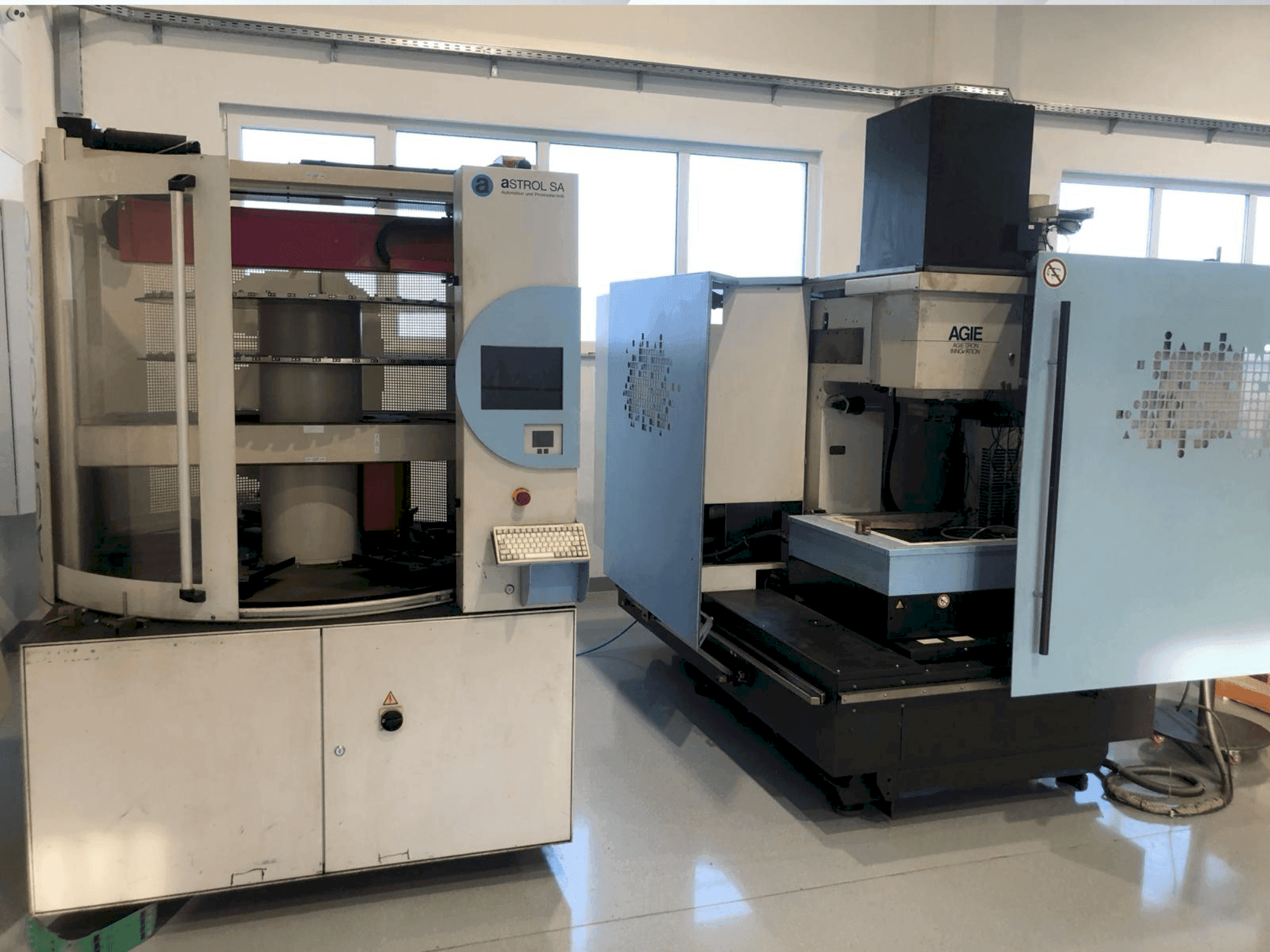 Makine AGIE AGIETRON Innovation 2 - Önden görünüm