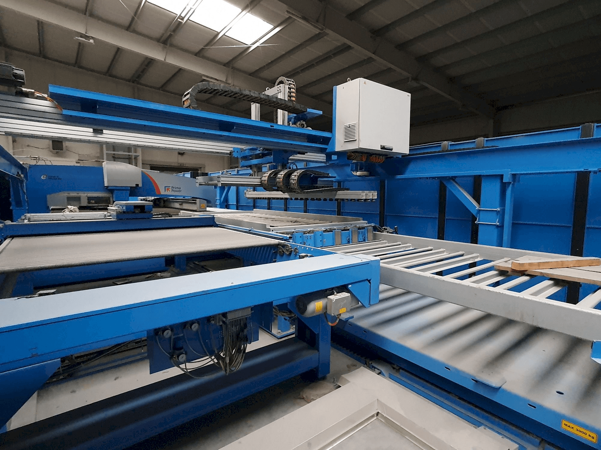 Makine Prima Power LPe6f - Önden görünüm