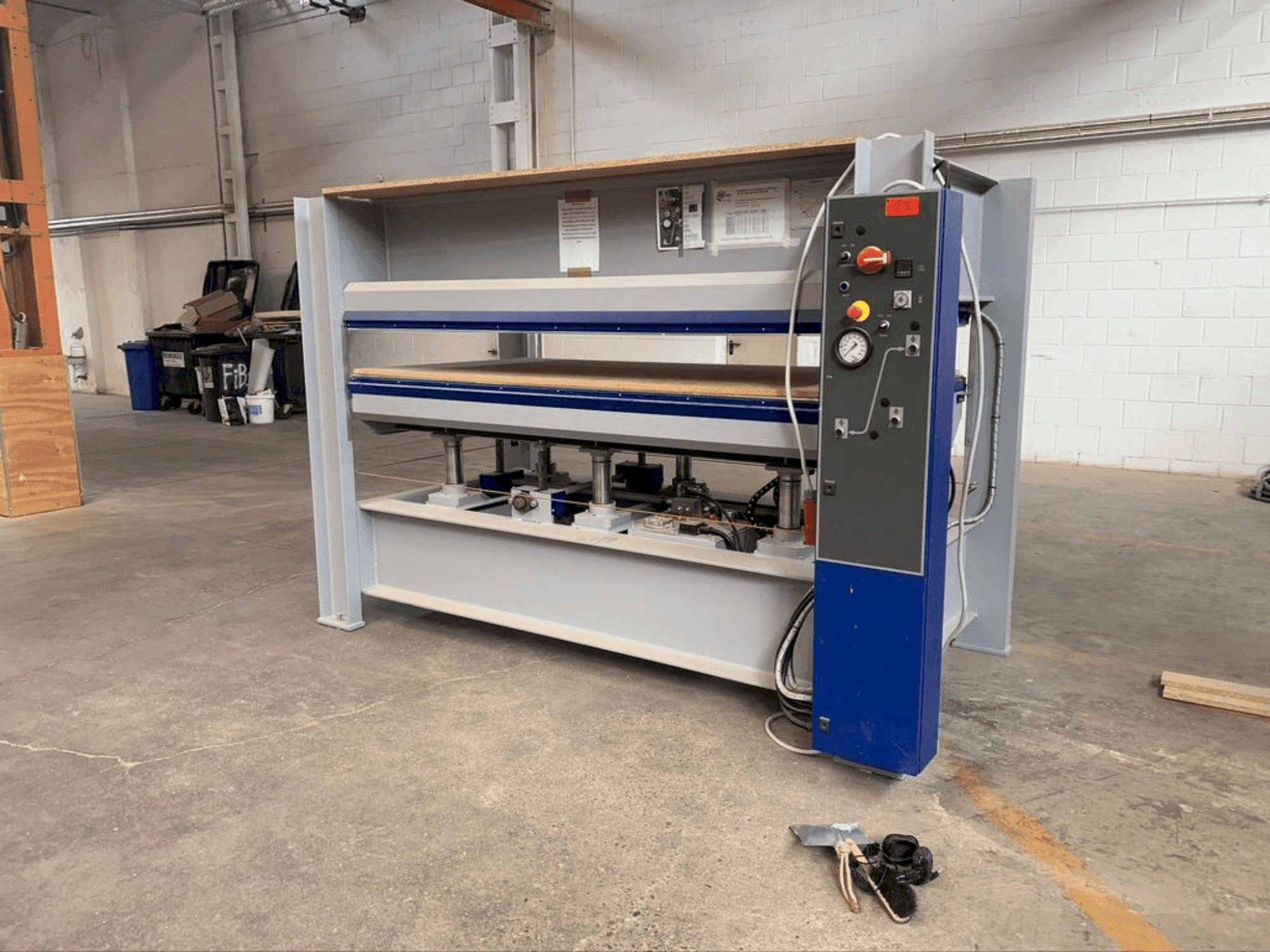 Makine FORMAT4 HVP Typ 4 - Önden görünüm