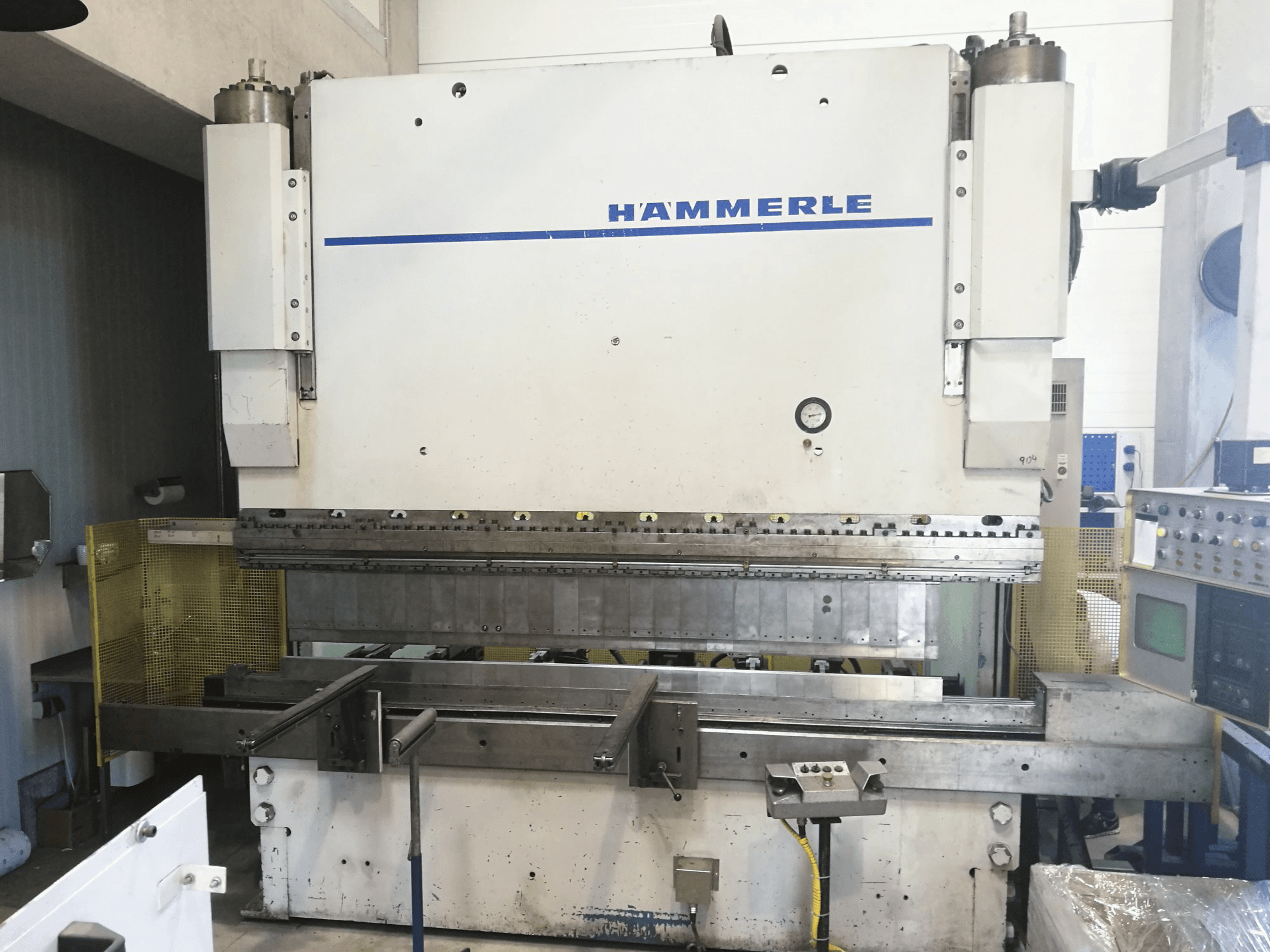 Makine HAEMMERLE - Önden görünüm AP200-3100