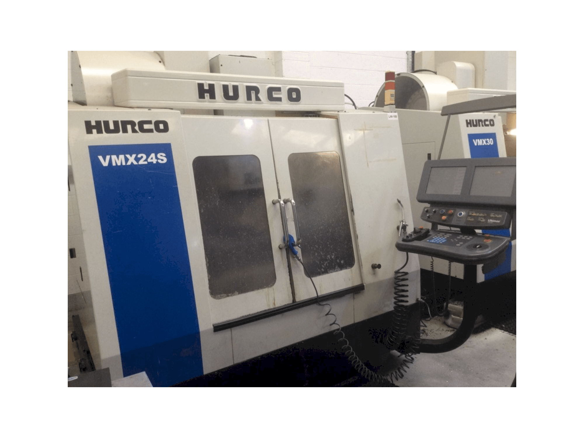 Makine Hurco VMX24S - Önden görünüm