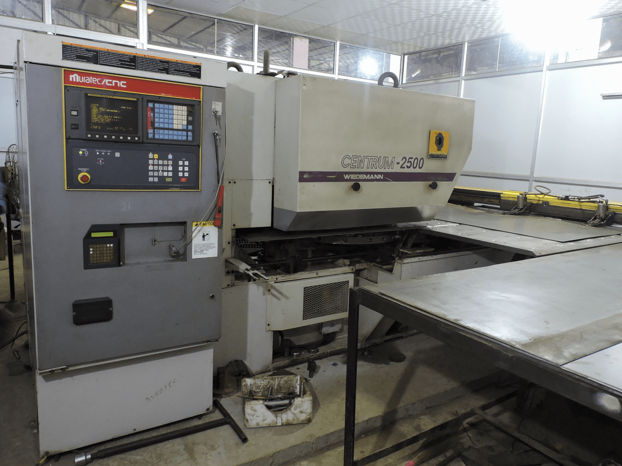 Makine Murata Wiedemann - Sol görünüm C-2500