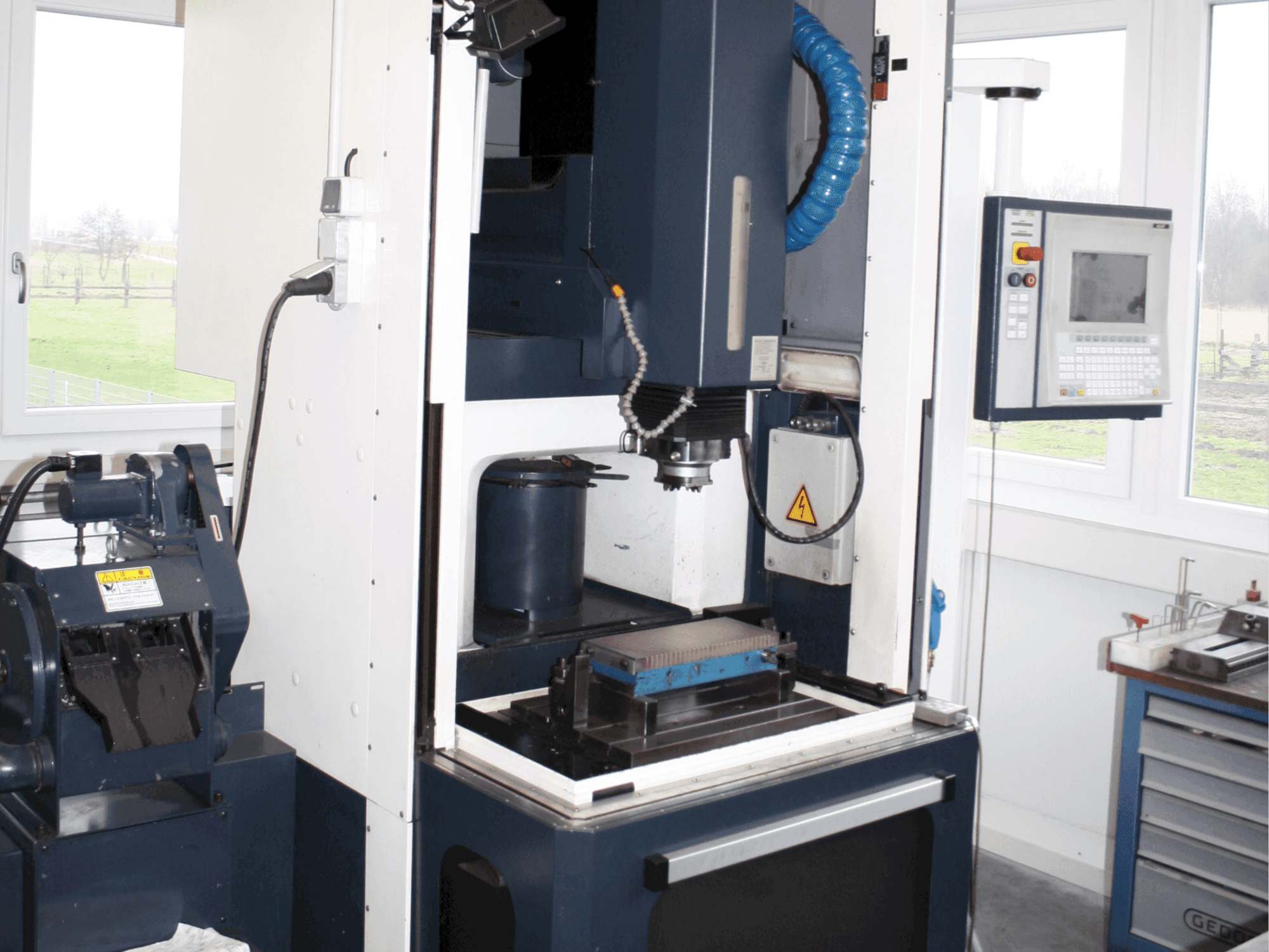 Makine Makino EDNC 30 - Önden görünüm