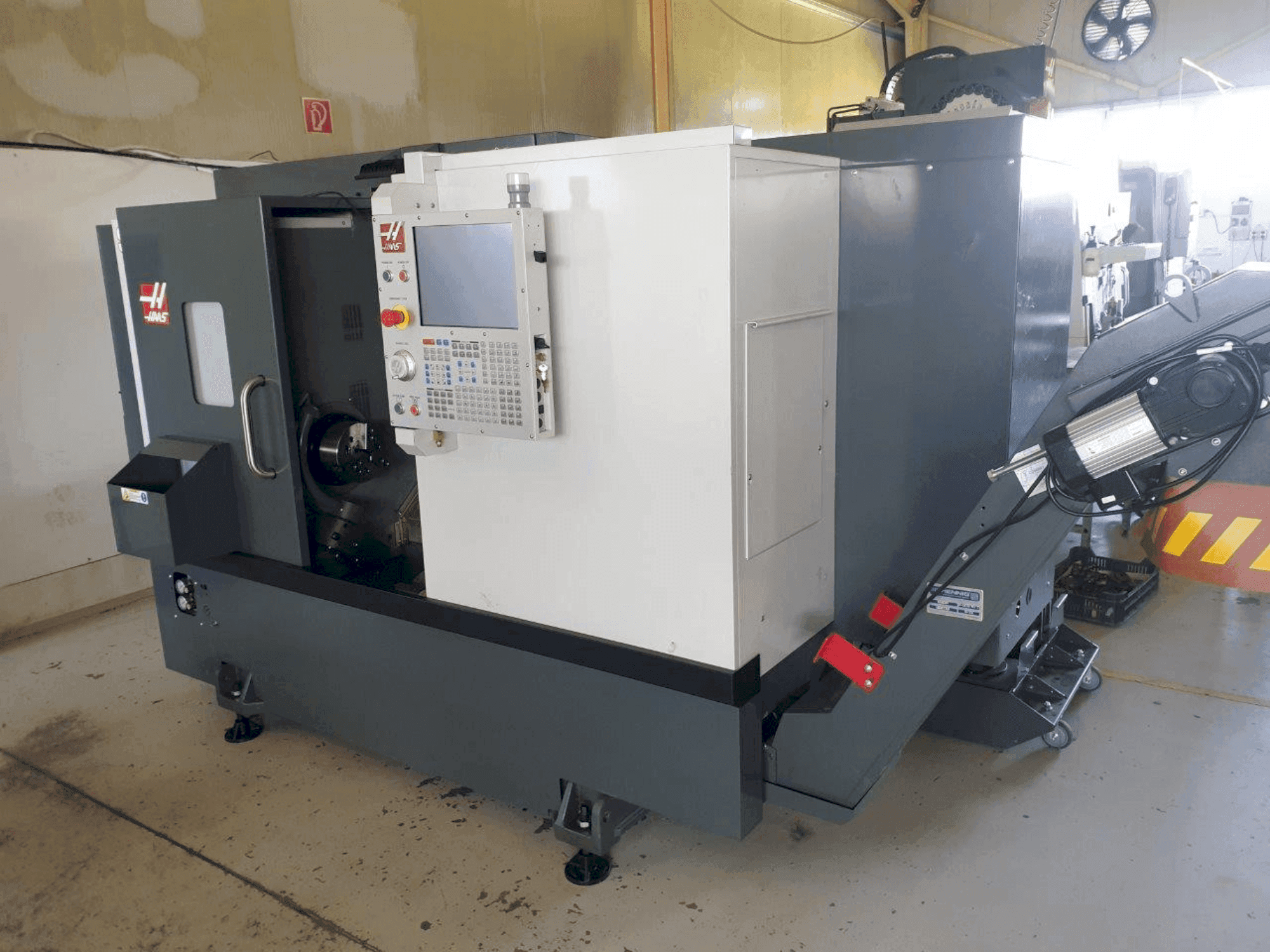 Makine HAAS ST-20 - Önden görünüm