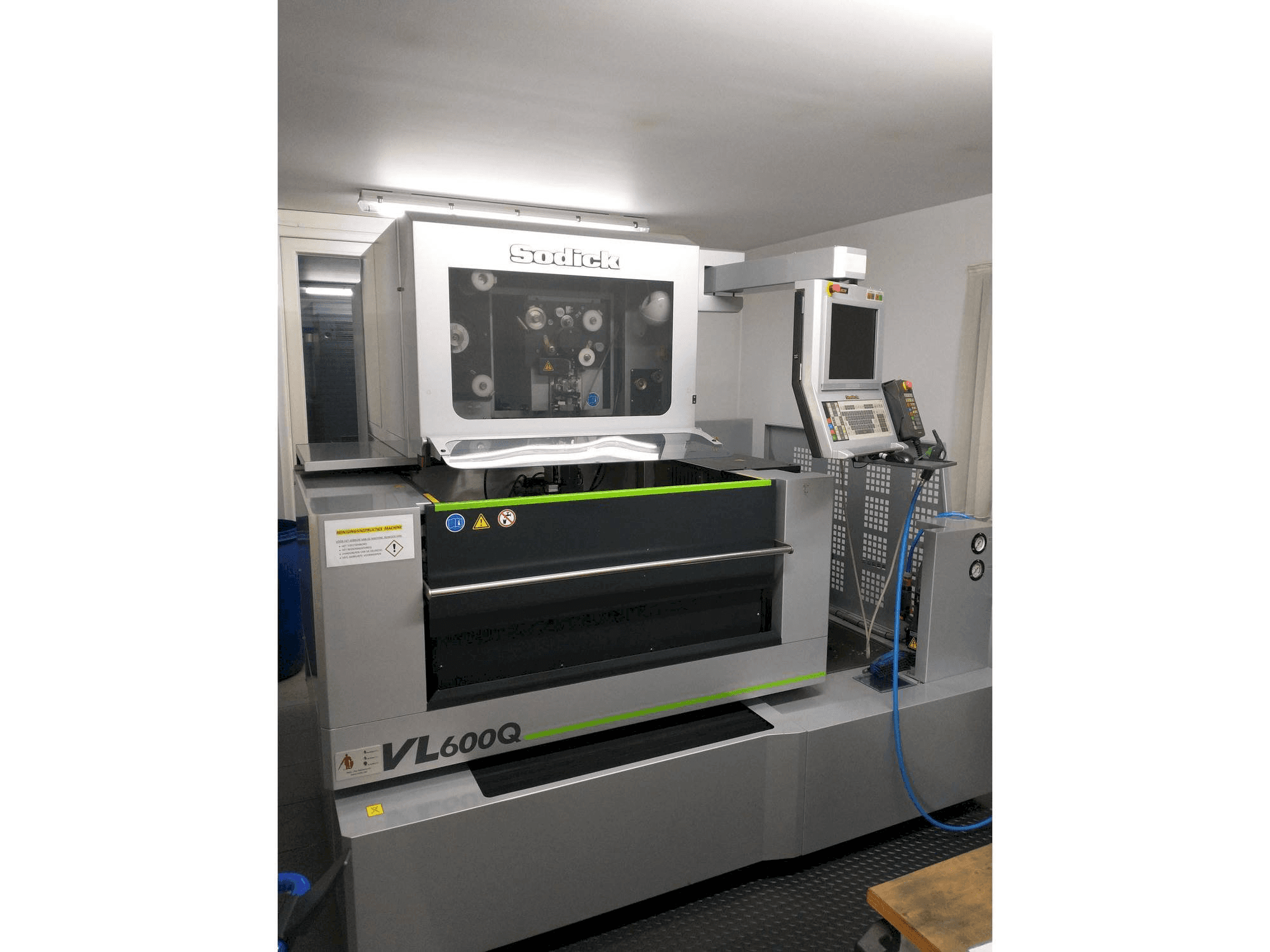 Makine Sodick VL600Q - Önden görünüm