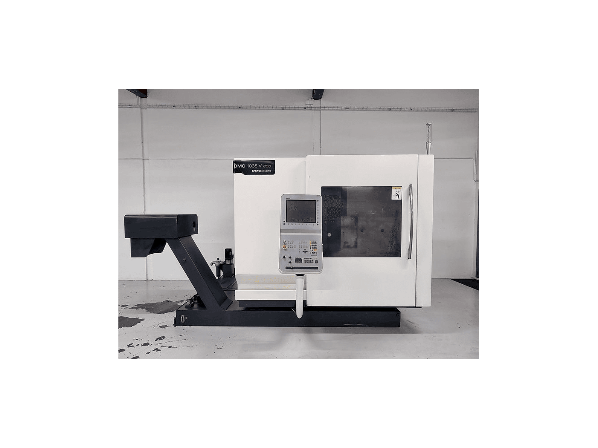 Makine DMG MORI DMC 1035 V eco - Önden görünüm