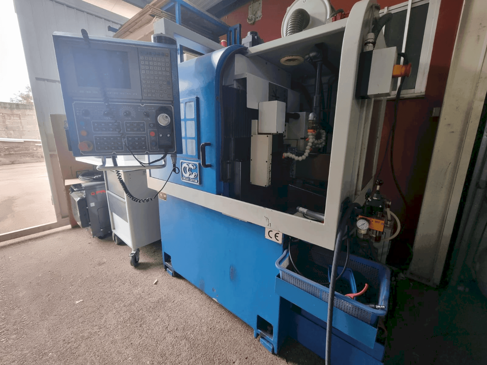 Makine Chiah-Chyun CY-32M - Önden görünüm