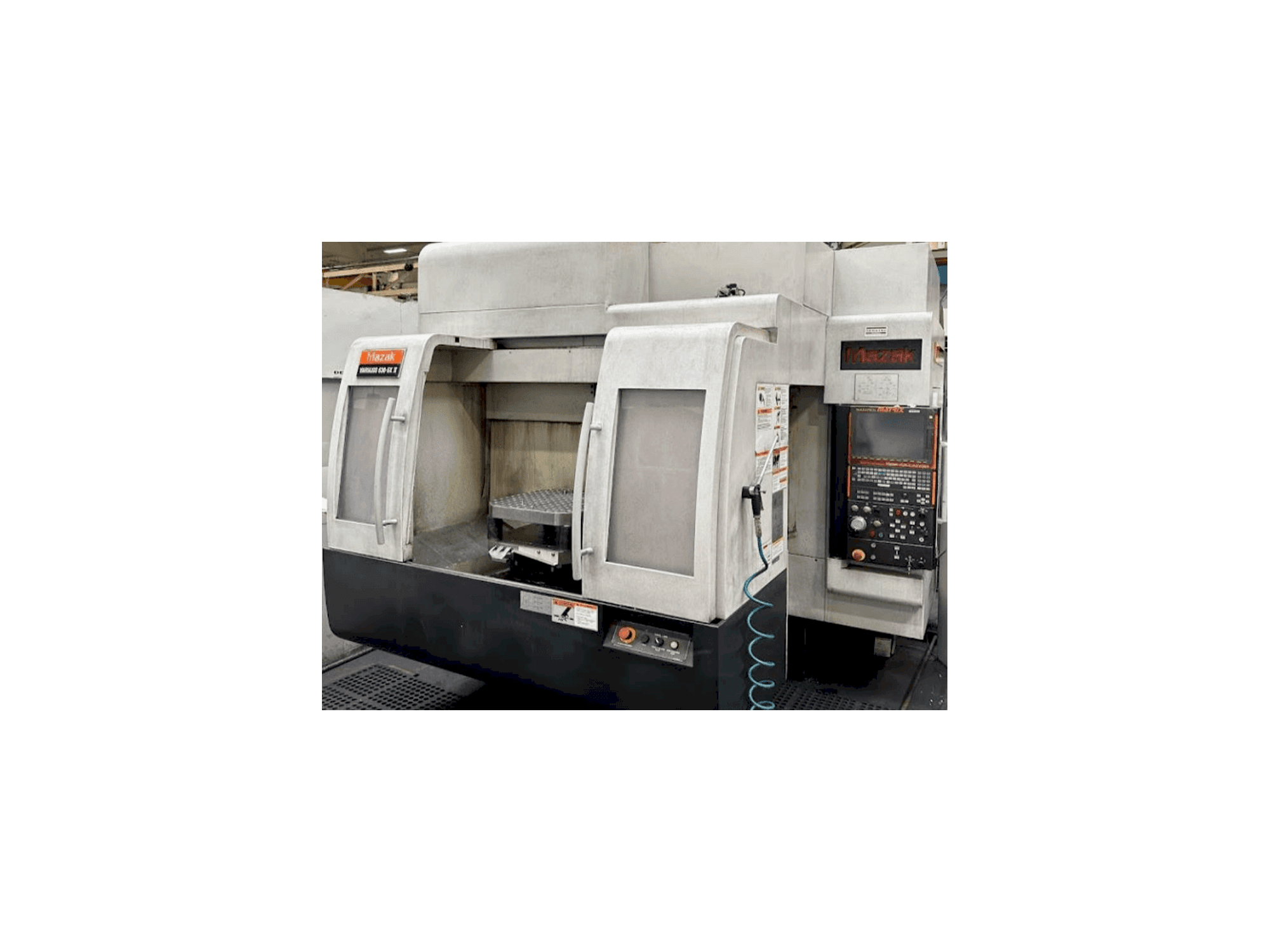 Makine Mazak Variaxis 630-5X II - Önden görünüm