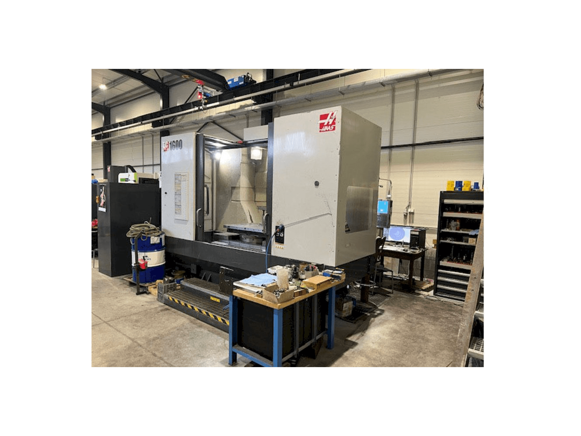 Makine HAAS EC-1600 - Önden görünüm
