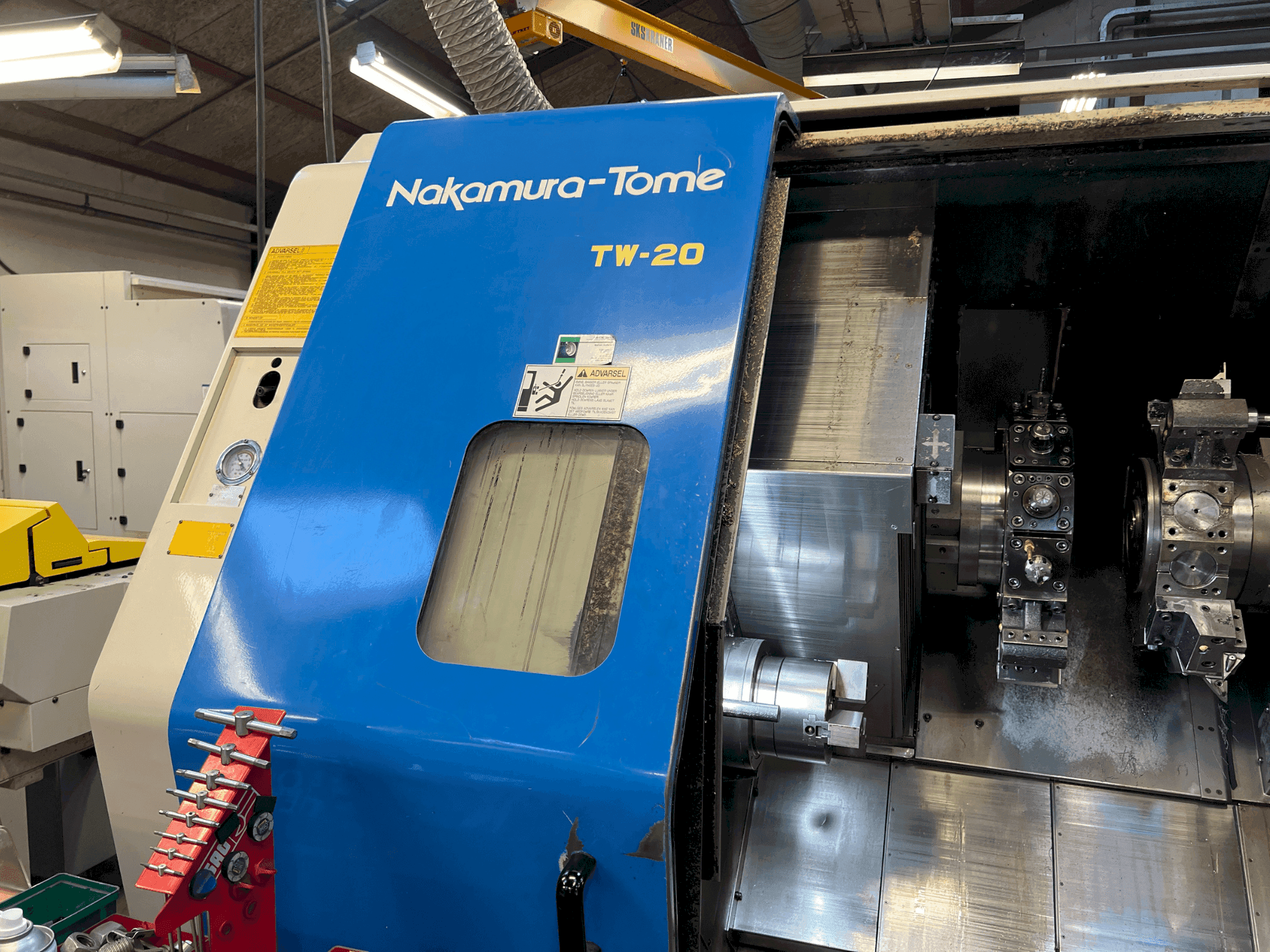 Makine NAKAMURA TW-20 - Önden görünüm