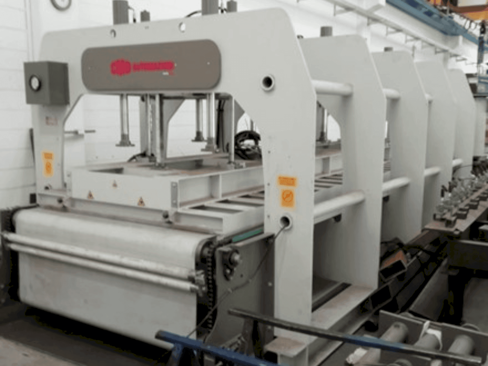 Makine CMB PFR-CCL - Önden görünüm