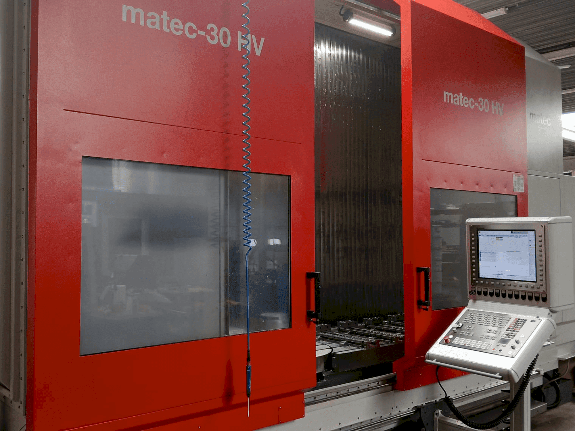 Makine Matec 30 HV - Önden görünüm