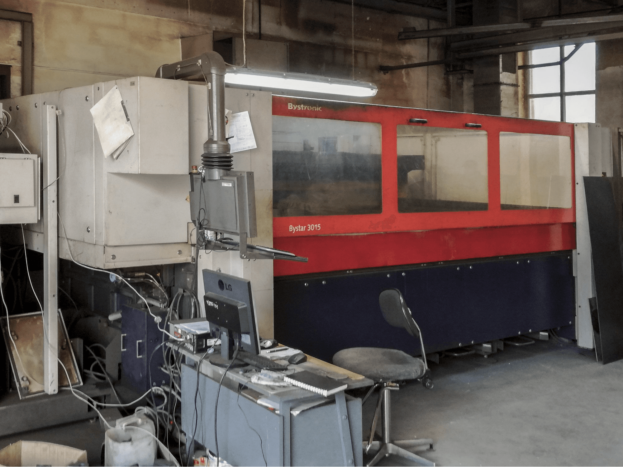 Makine Bystronic - Sol görünüm Bystar 3015