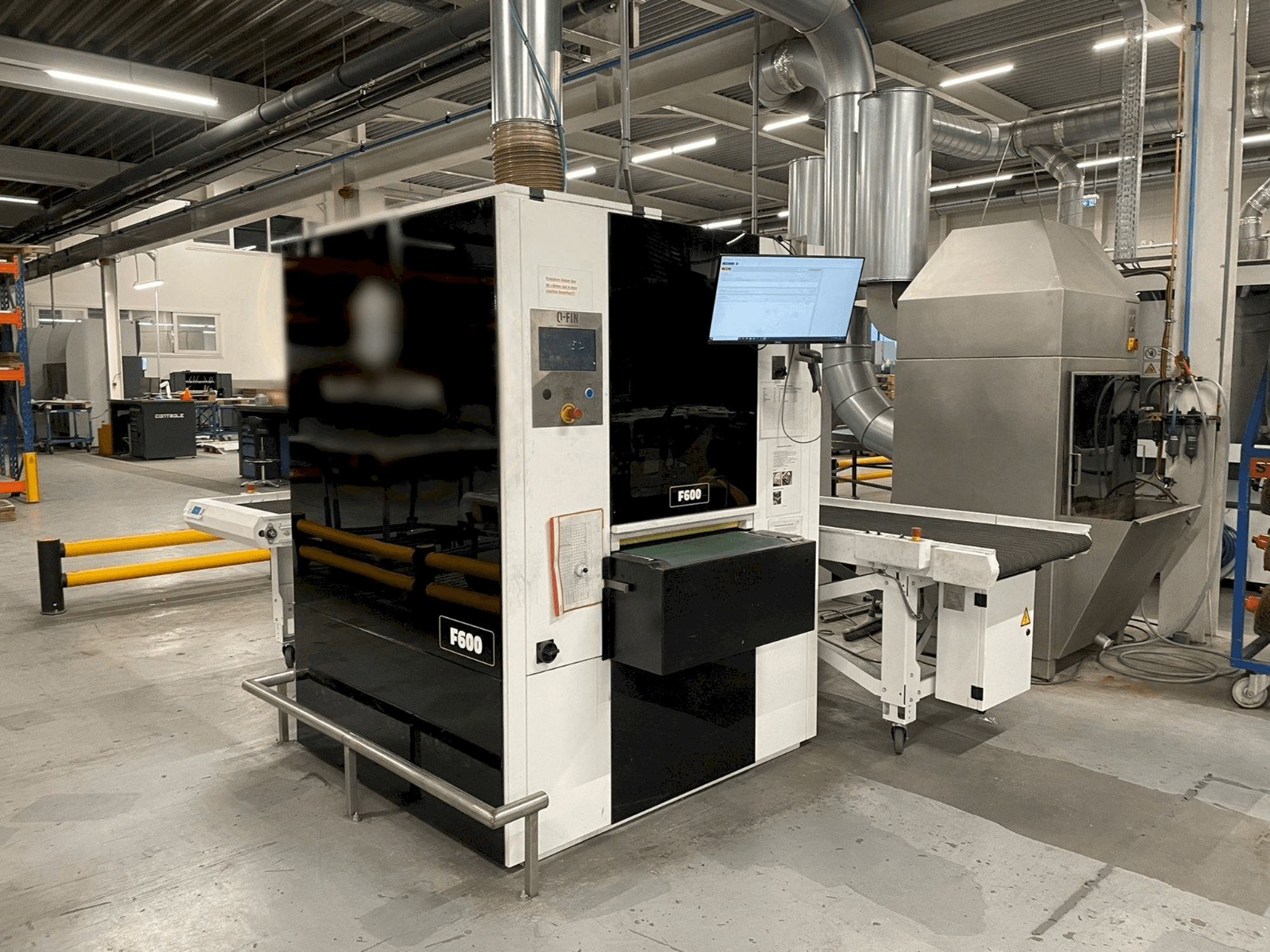 Makine Q-FIN F600 - Önden görünüm