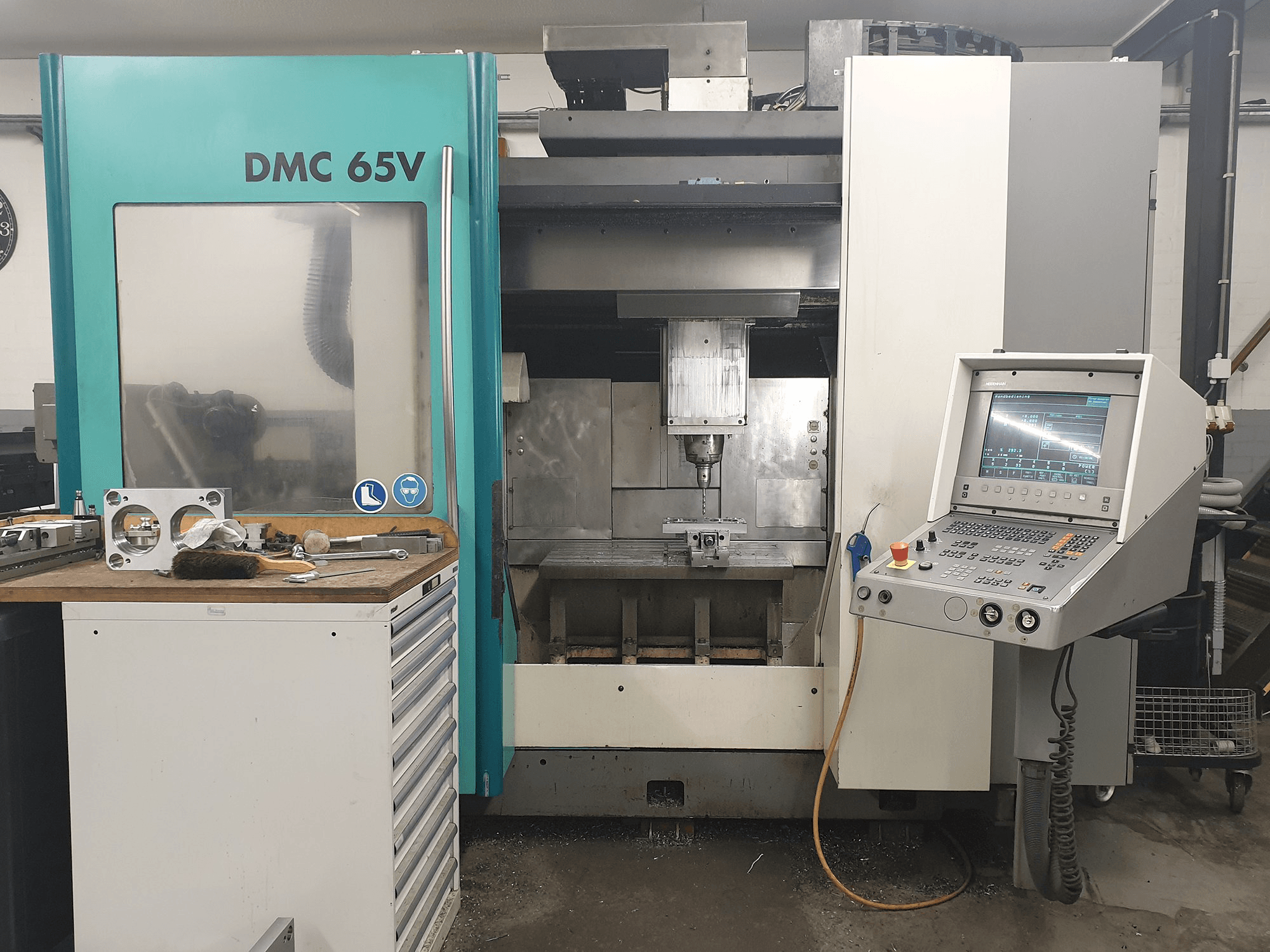 Makine DECKEL MAHO - Önden görünüm DMC 65V