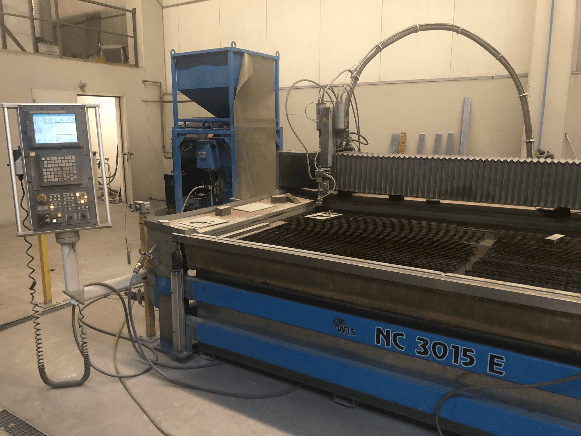 Makine WJS NC 3015 E - Önden görünüm