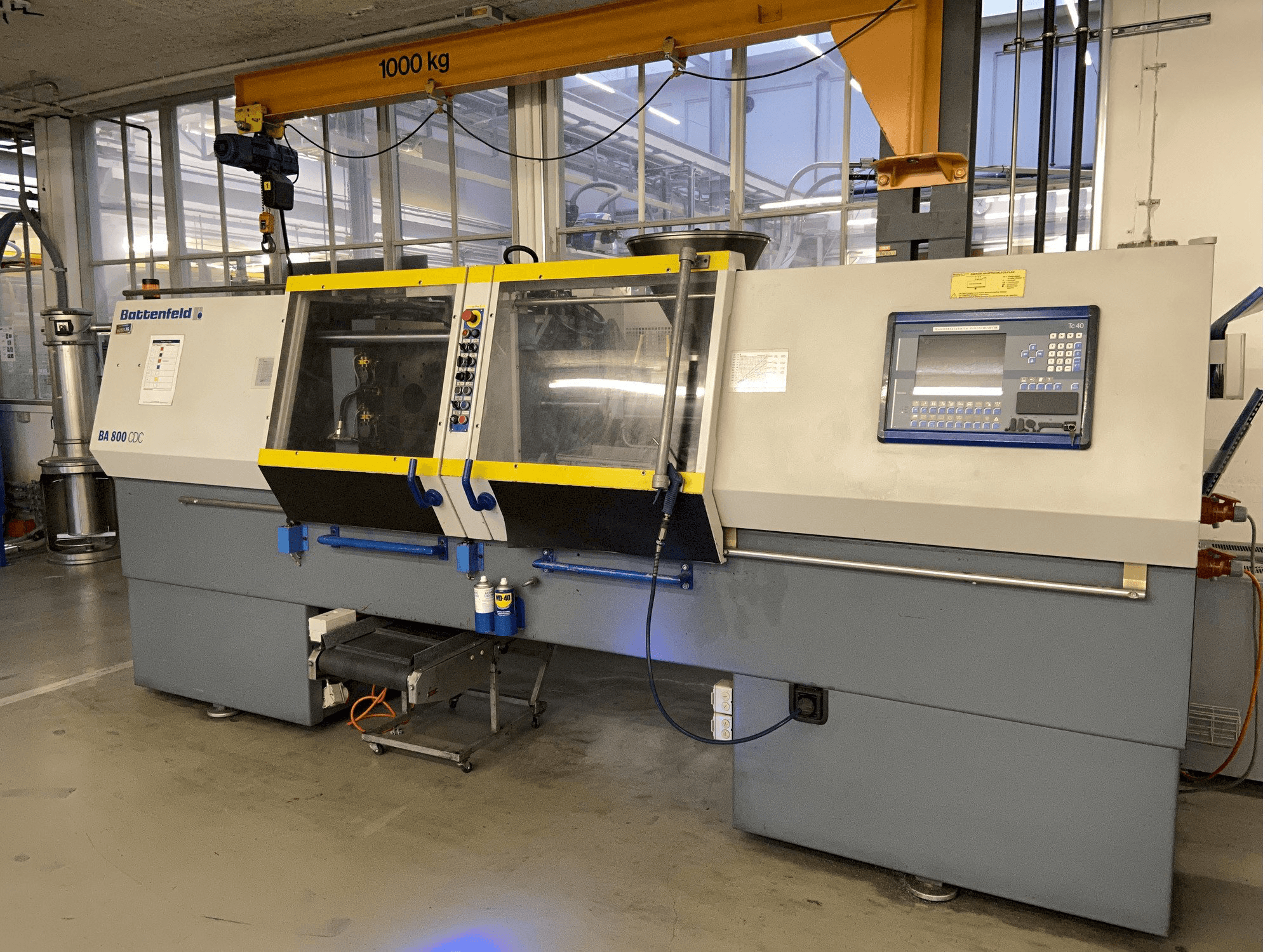 Makine Battenfeld BA 800/125 CDC - Önden görünüm