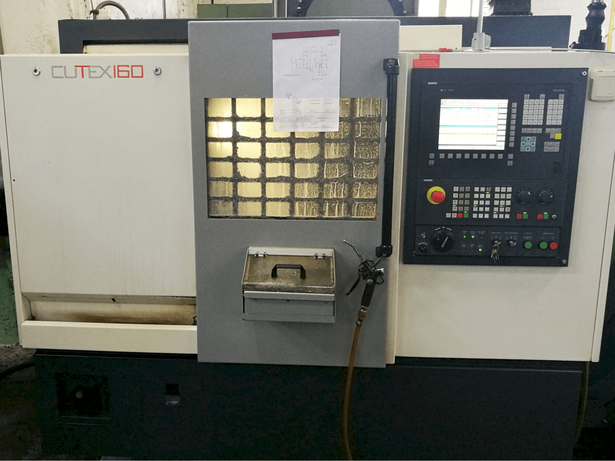 Makine HWACHEON CUTEX-160 - Önden görünüm