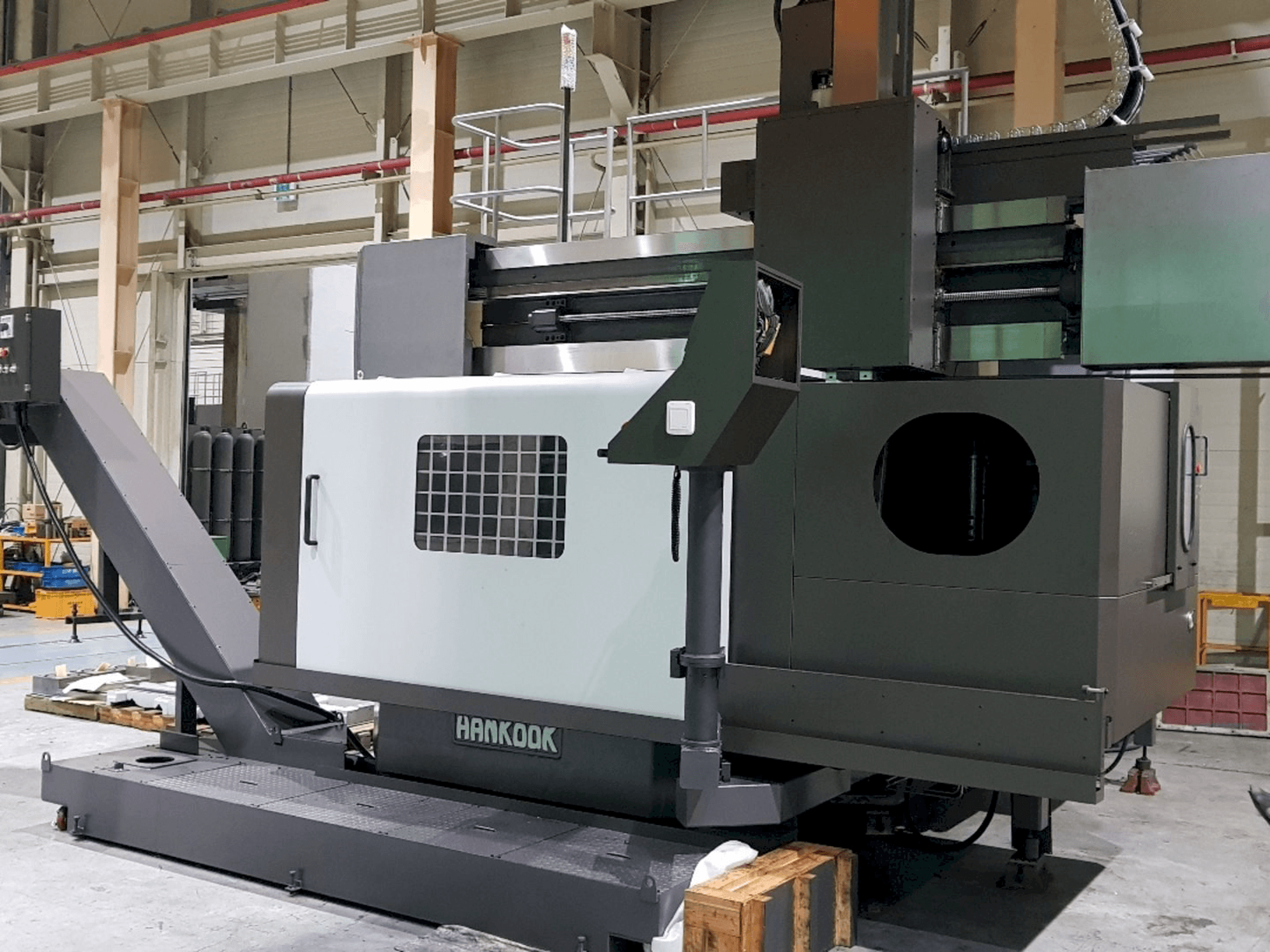 Makine HANKOOK VTB-160 - Önden görünüm